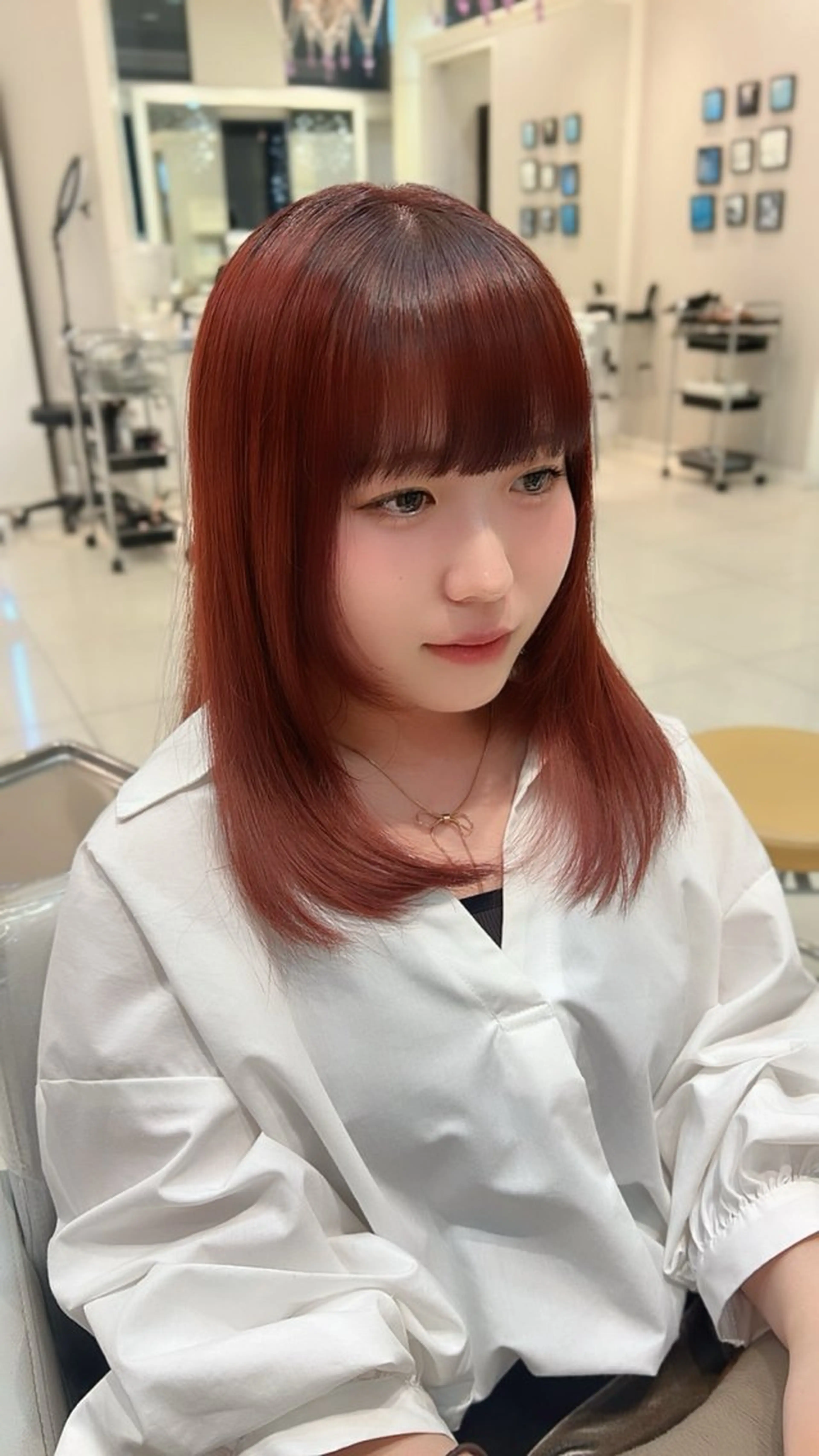 セミロング カラー Ash 銀座店所属・銀座/カラー 🎀momo🎀のヘアスタイル