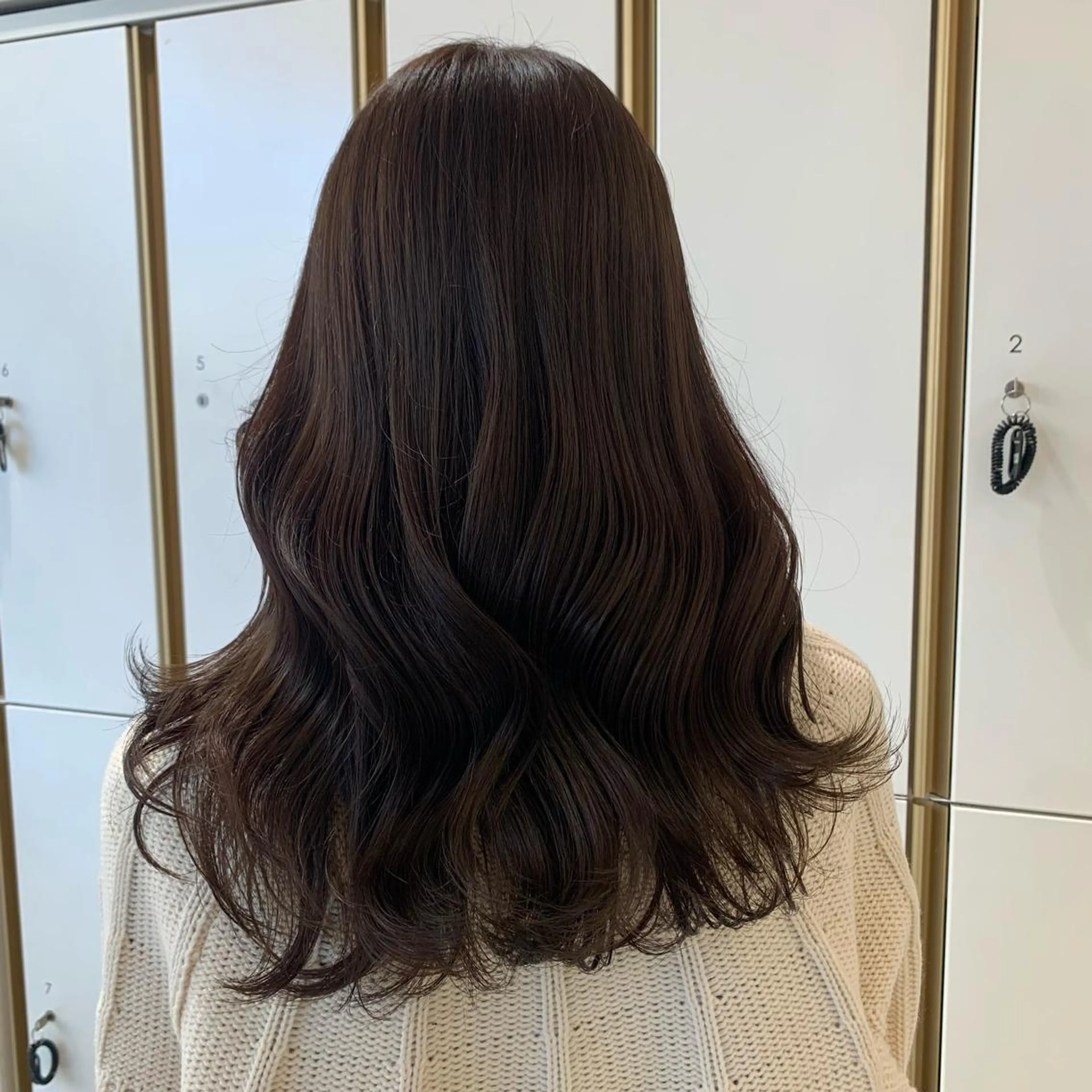 ロング カラー ベージュカラー 透明感カラー カット ヘアカラー トリートメント ウスイ ハルカのヘアスタイル