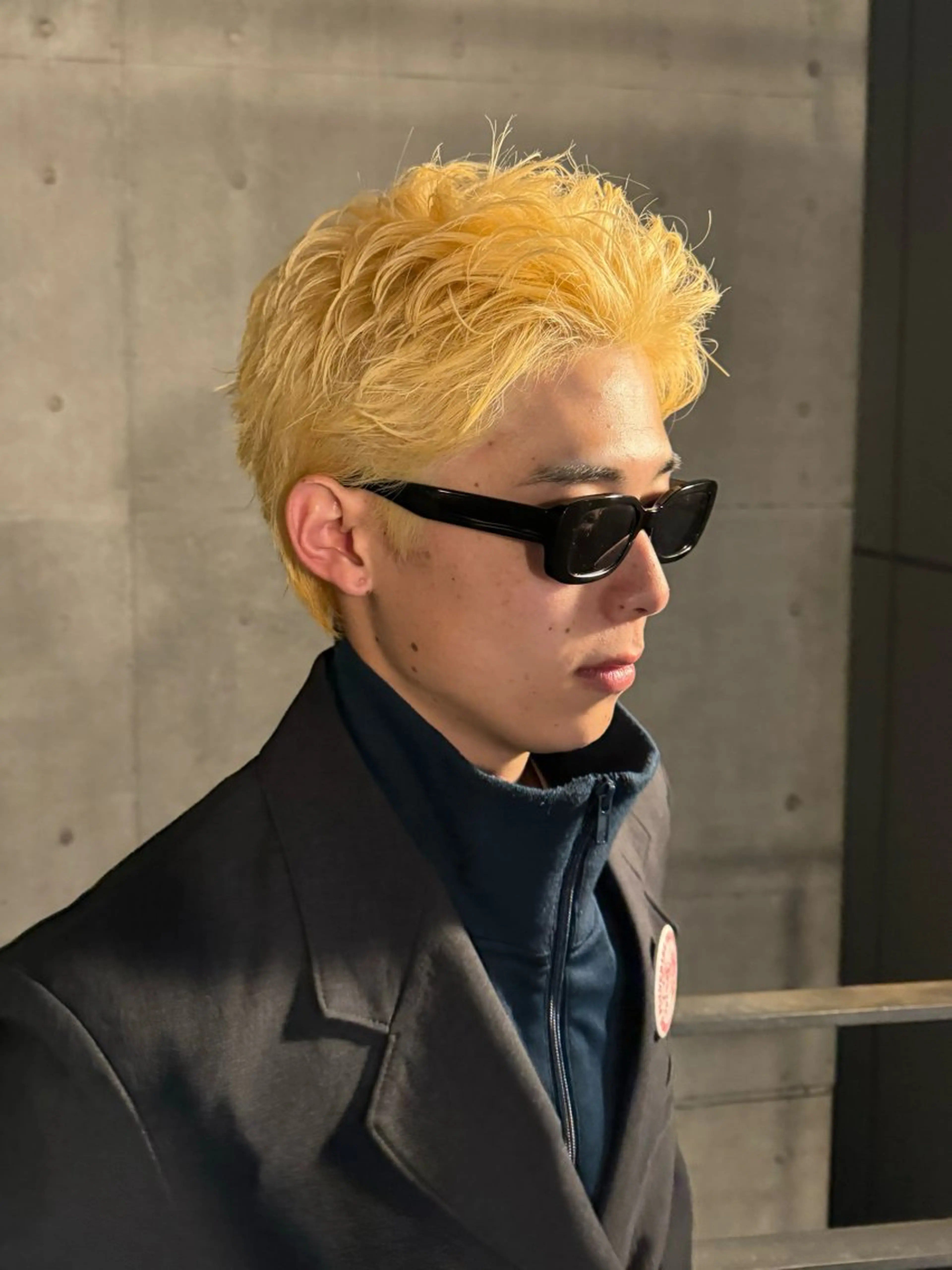 カラー メンズ メンズブリーチ ブリーチ ブロンド カット ヘアカラー トリートメント シャドウパーマ/ 波巻パーマYu-Kiのヘアスタイル