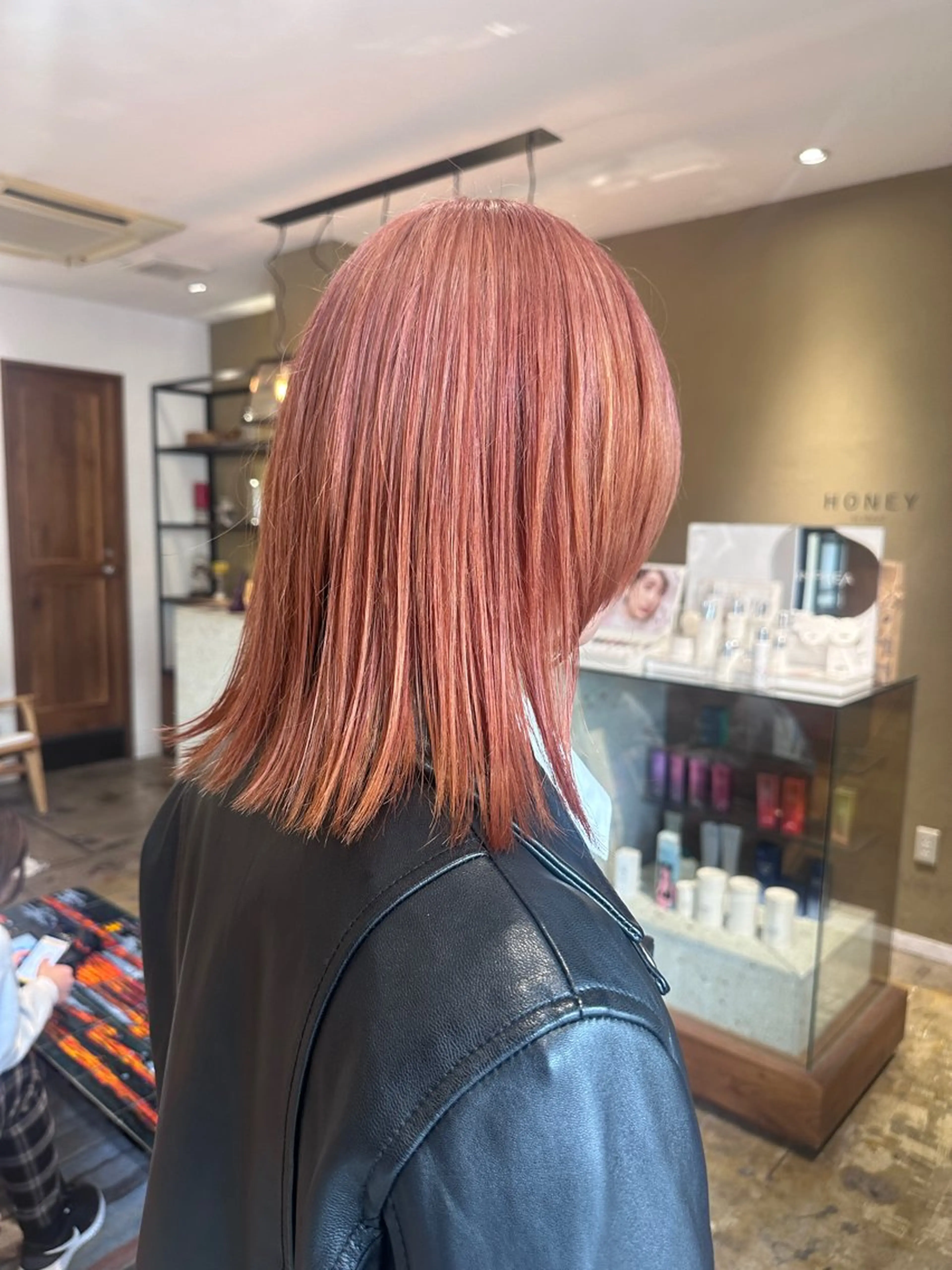 カラー YUI/レイヤー/ ハッシュカットのヘアスタイル