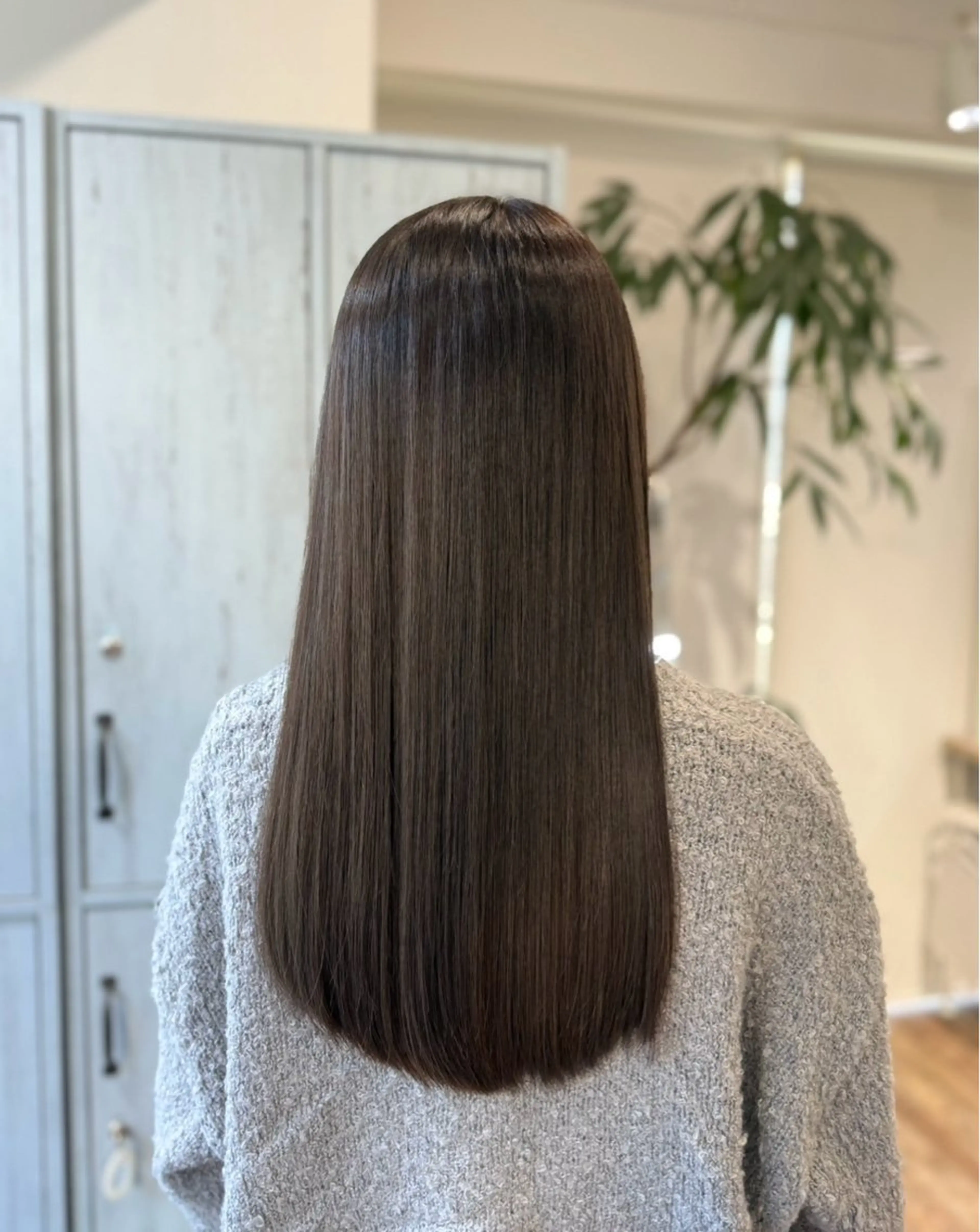 ロング カット 縮毛矯正 トリートメント yuzua/オリーブ /透明感/レイヤーのヘアスタイル