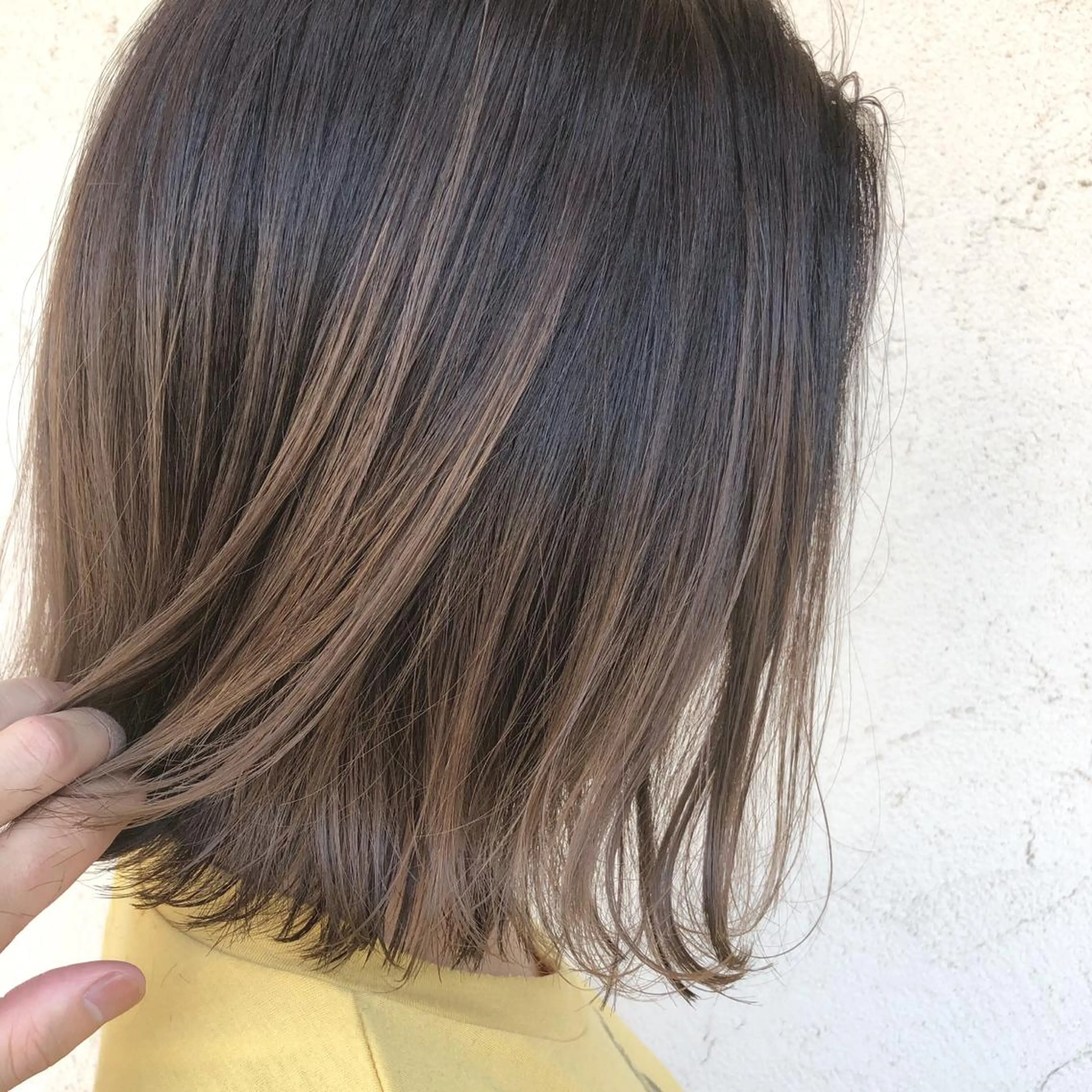 ミディアム カラー ブリーチ カット ヘアカラー トリートメント ヘアセット 艶髪育成サロン 京橋　shinのヘアスタイル