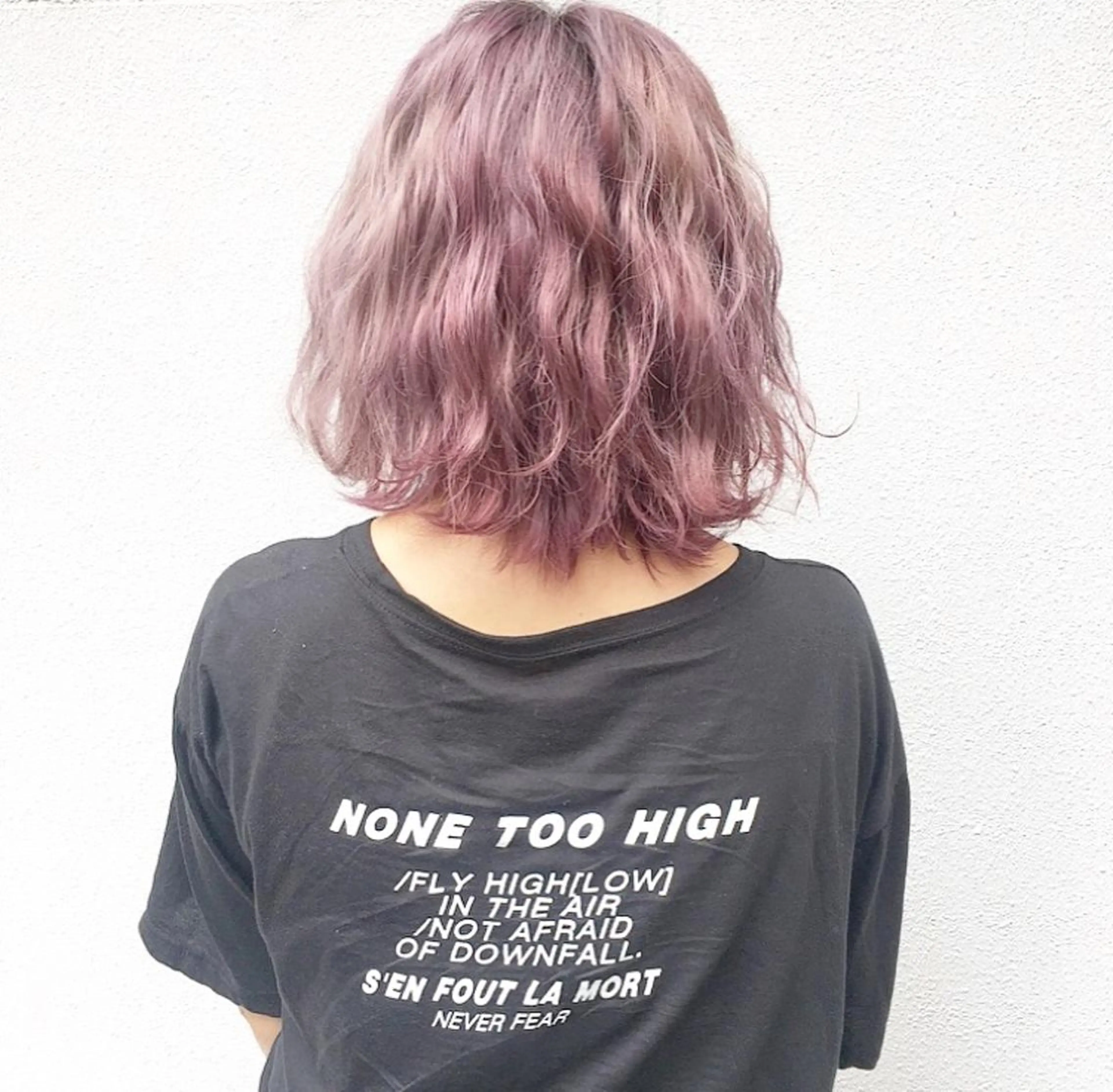 ミディアム カラー ブリーチ、パーマ 西部笑のヘアスタイル