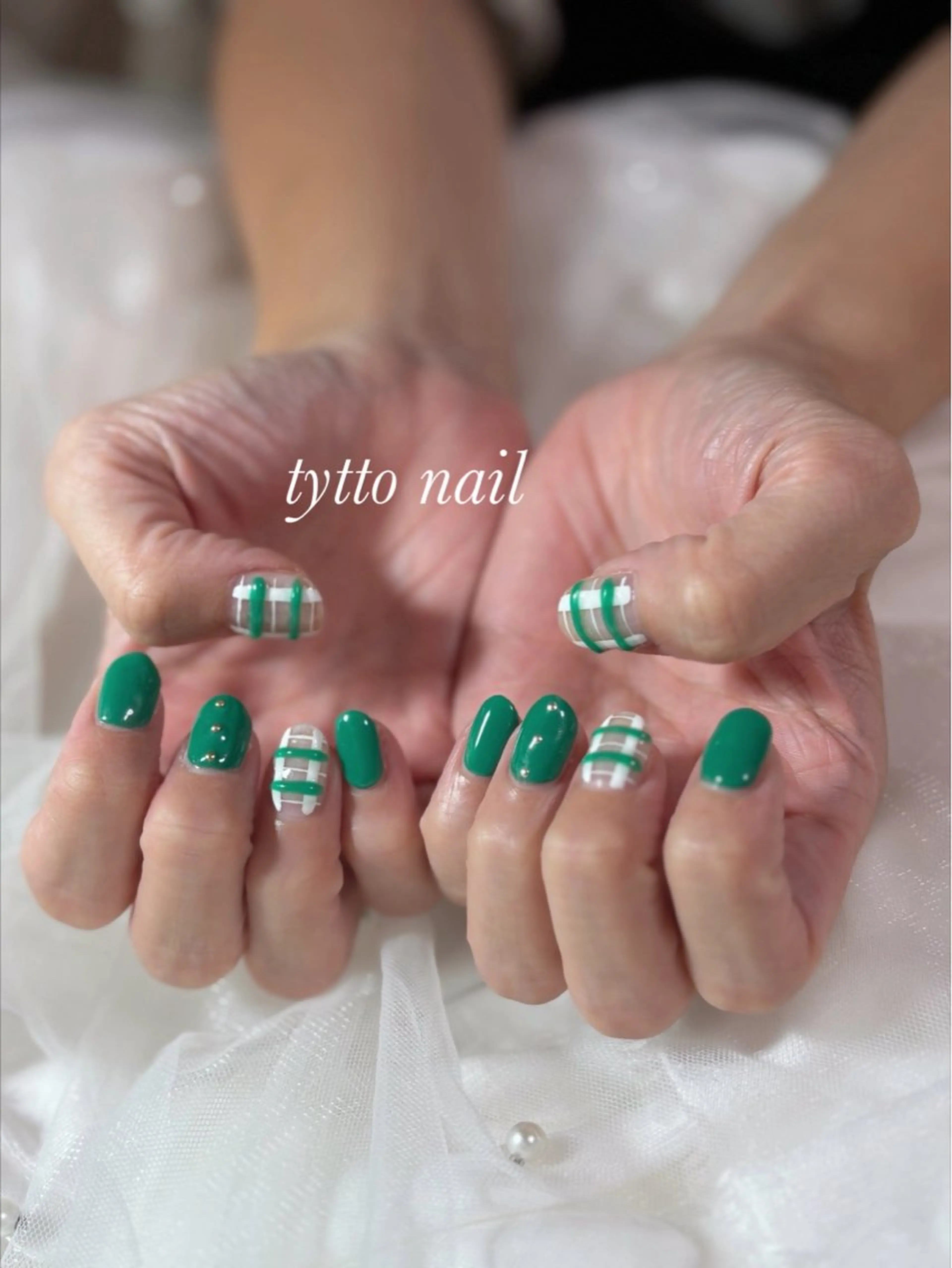 ネイル グリーン 韓国ネイル オフィスネイル ワンカラーネイル ぷっくりネイル ハンドネイル tytto nail ❤︎‪‪eri‪‪のネイルデザイン