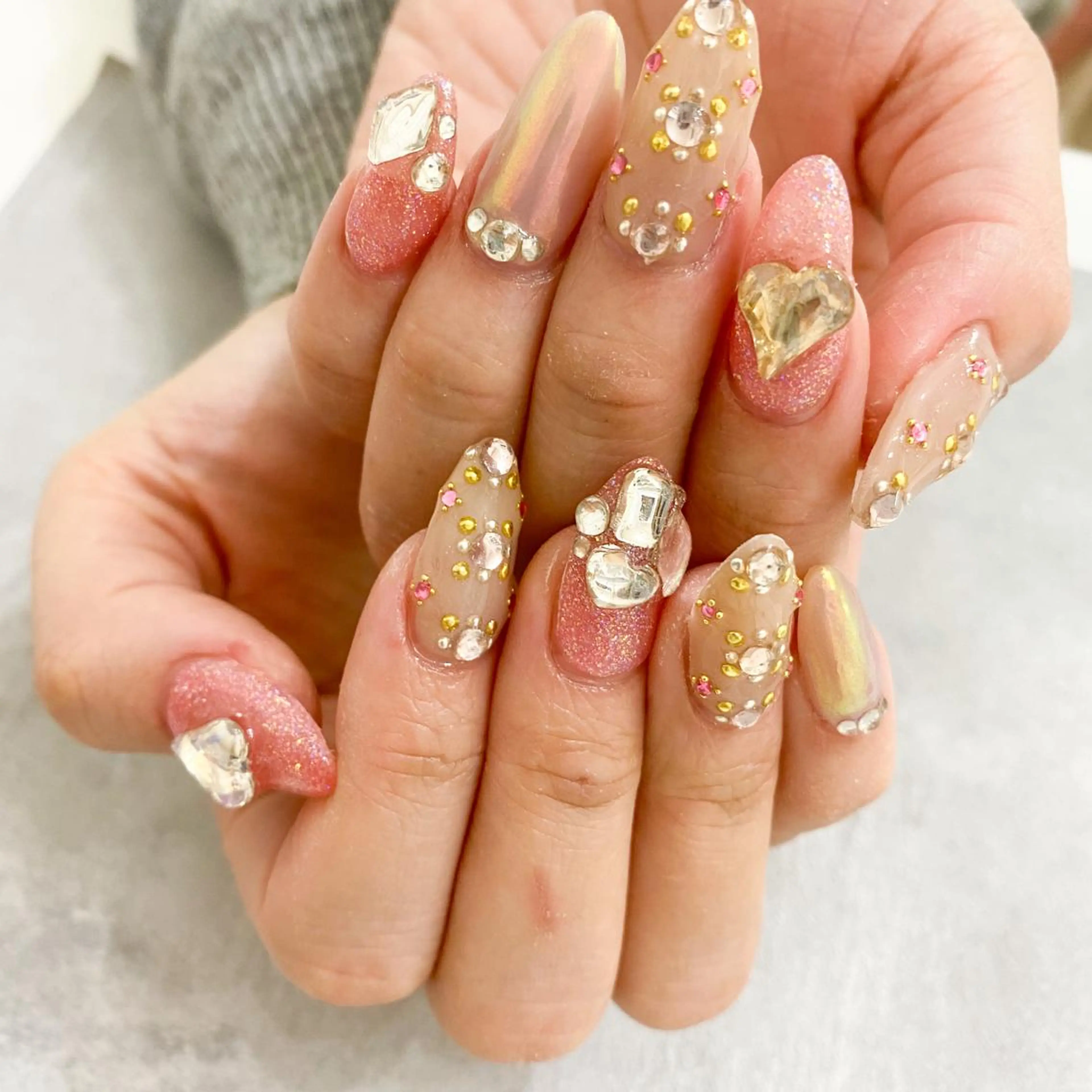 ネイル ハンドネイル ゴテゴテ💙ワンホン リオナのネイルデザイン