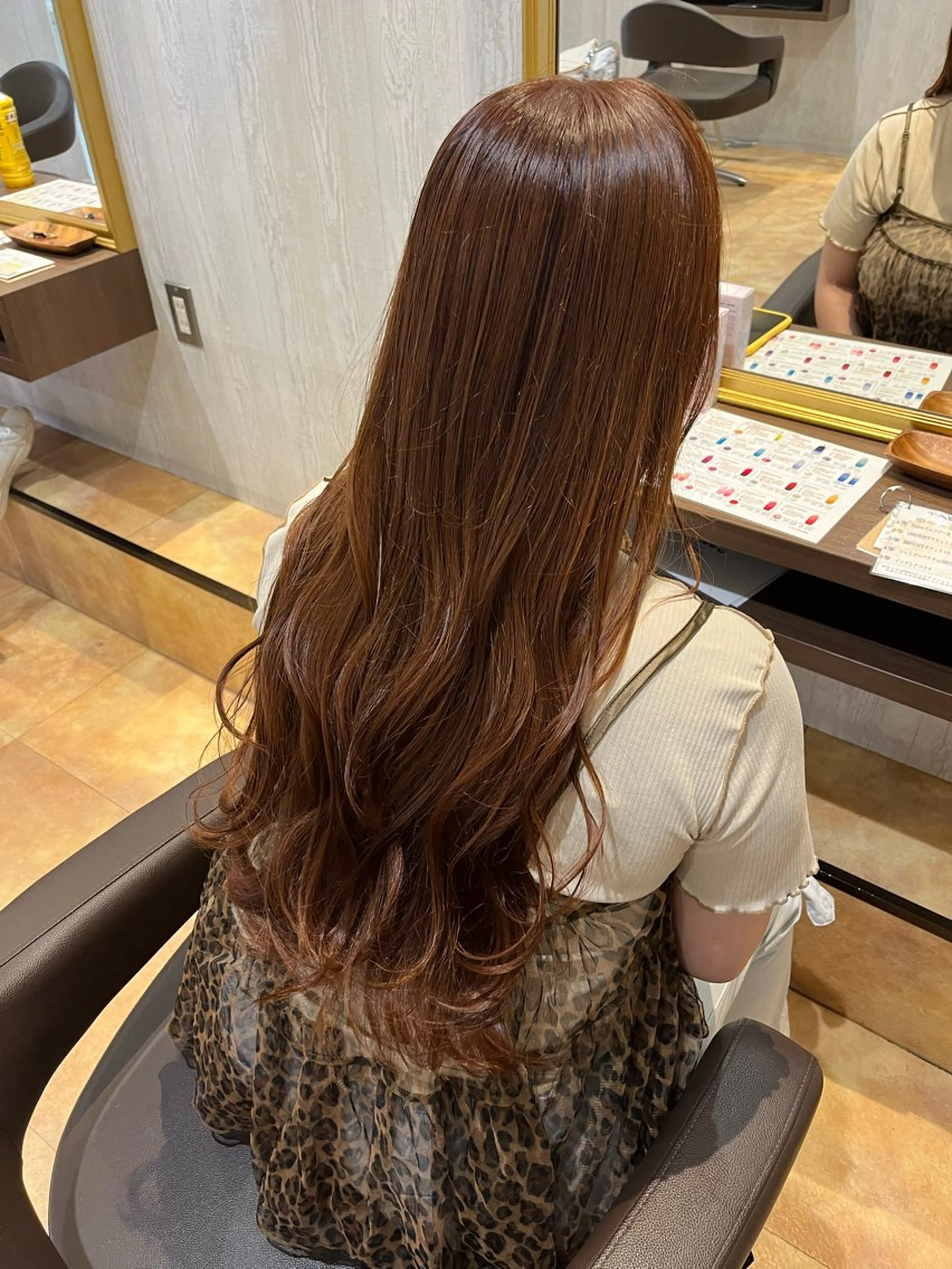 ロング カラー ベージュカラー オレンジ オレンジベージュ ヘアカラー トリートメント ブリーチなしWカラー レイヤー/Rickyのヘアスタイル