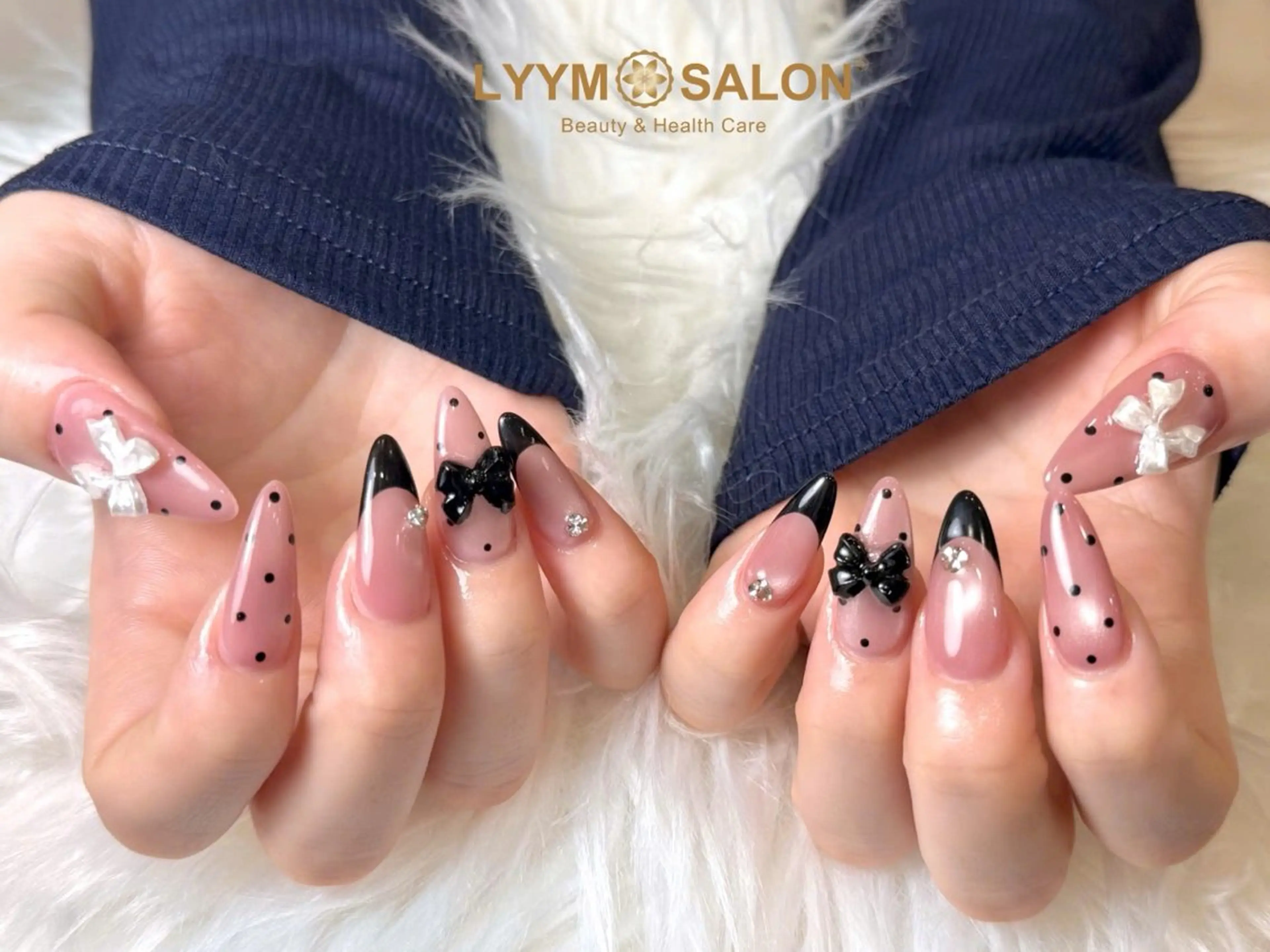 ネイル ドット フレンチネイル 韓国ネイル リボン ワンホンネイル ハンドネイル LYYM Salonのネイルデザイン