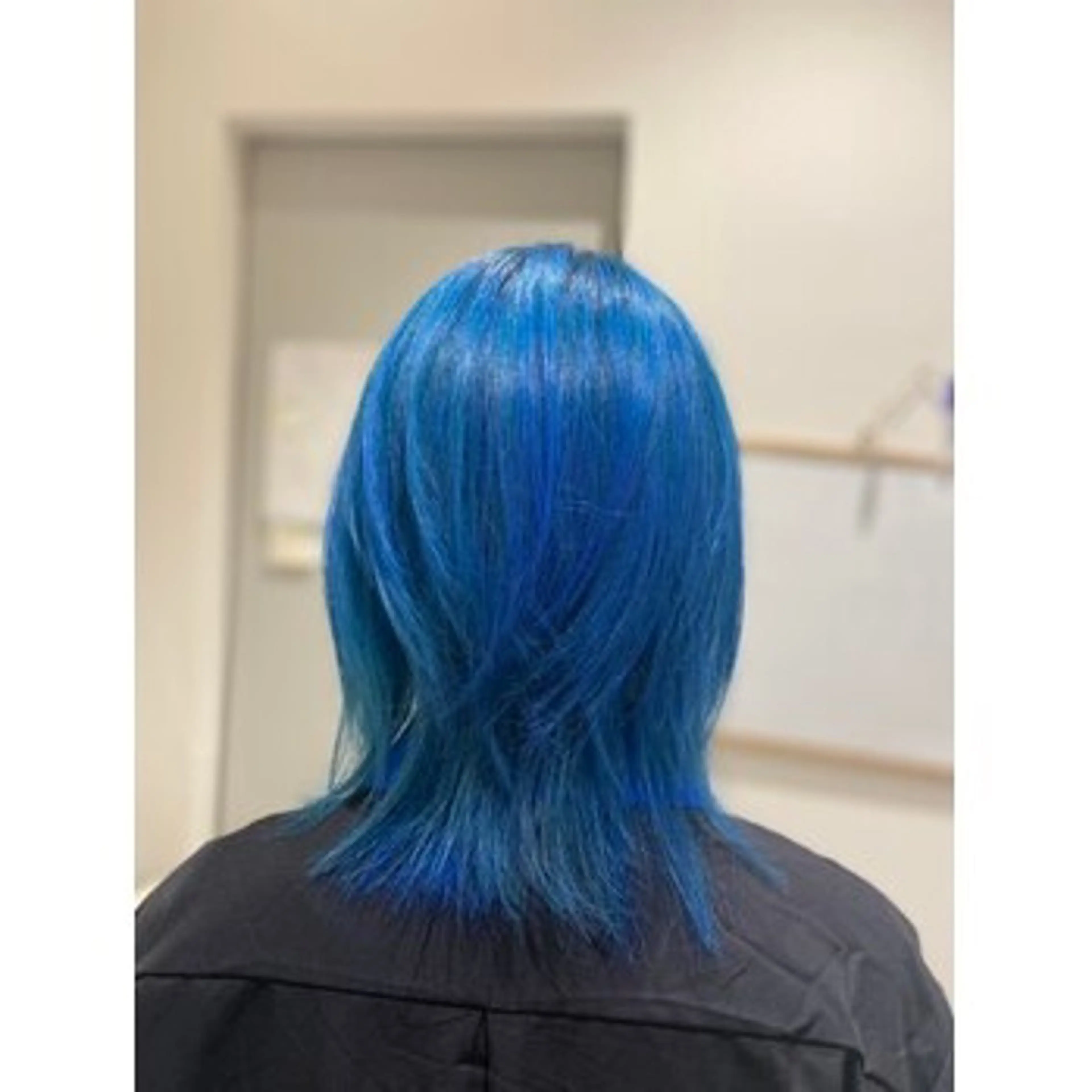 カラー ブルーカラー LUXbe博多バスターミナル店所属・澤田 あきのヘアスタイル