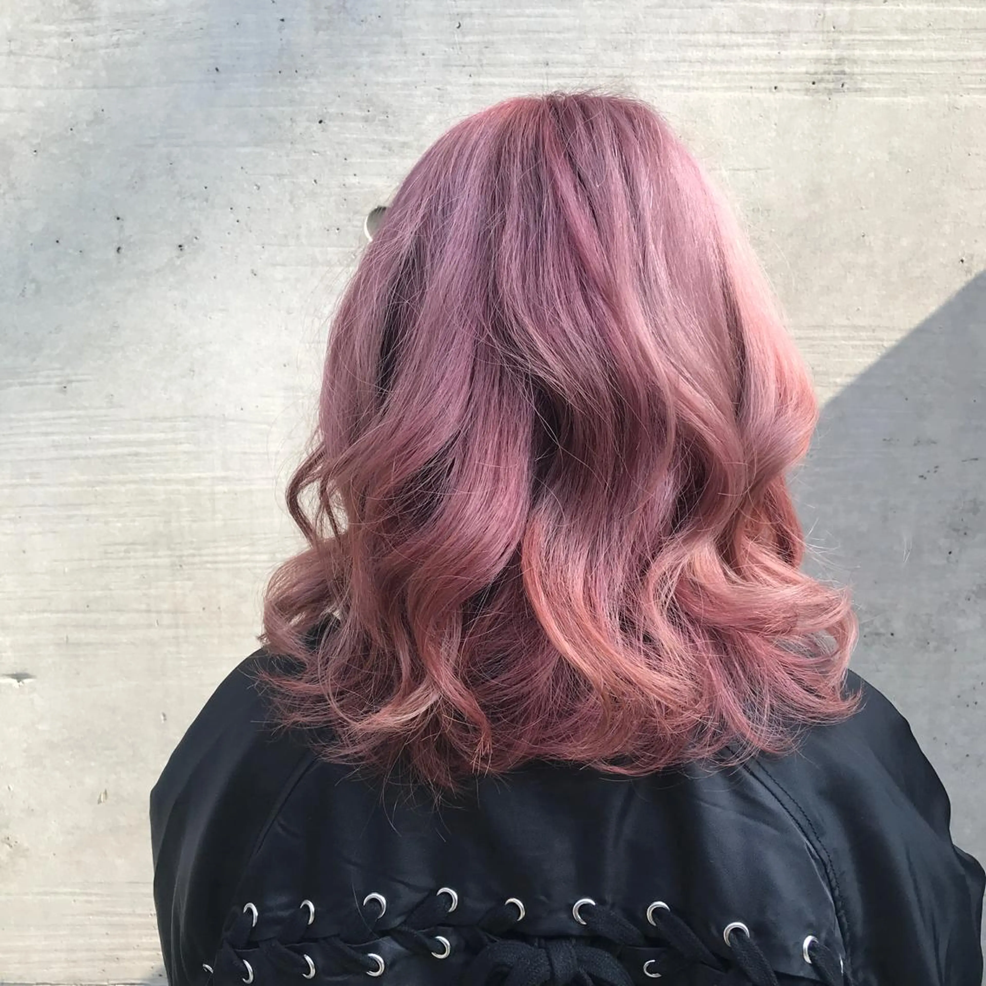 ミディアム カラー ブリーチ ピンクカラー ヘアカラー cfr professional artist salon所属・佐野 智史のヘアスタイル