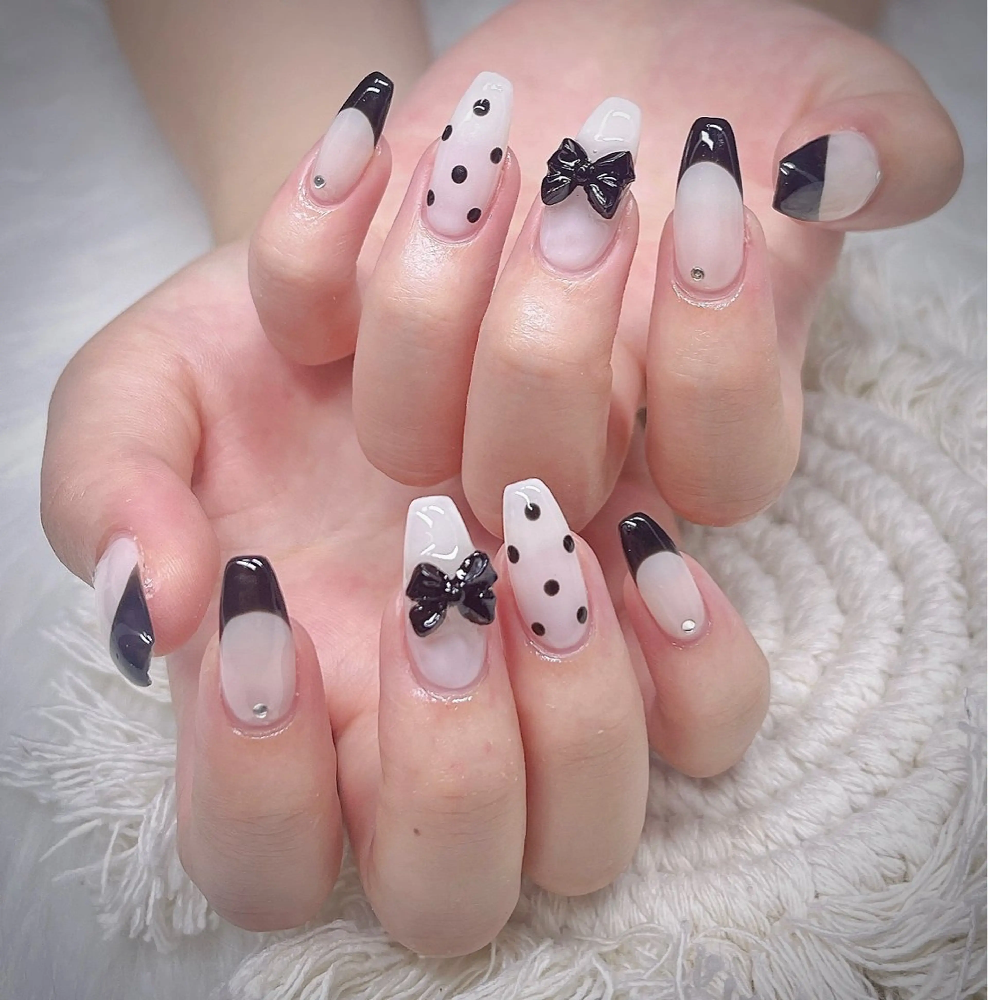 自爪💅、ワンカラ(2ー色で)+アート8本の写真