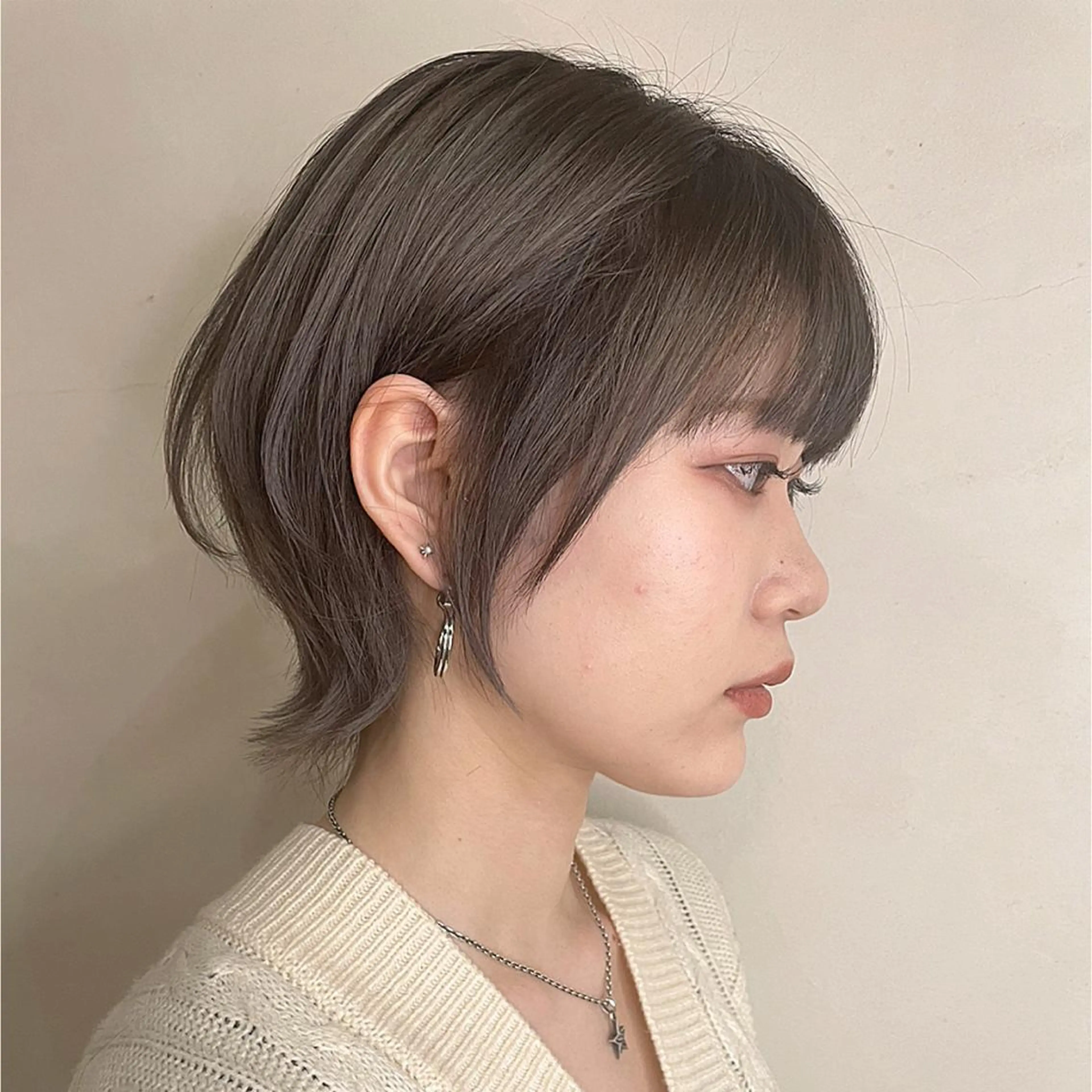ショート カラー ショートボブ ハンサムショート 丸みショート デザインカラー ハイライトカラー ヘアカラー トリートメント 京都大人女性ショート 徒歩1分/秋山のヘアスタイル