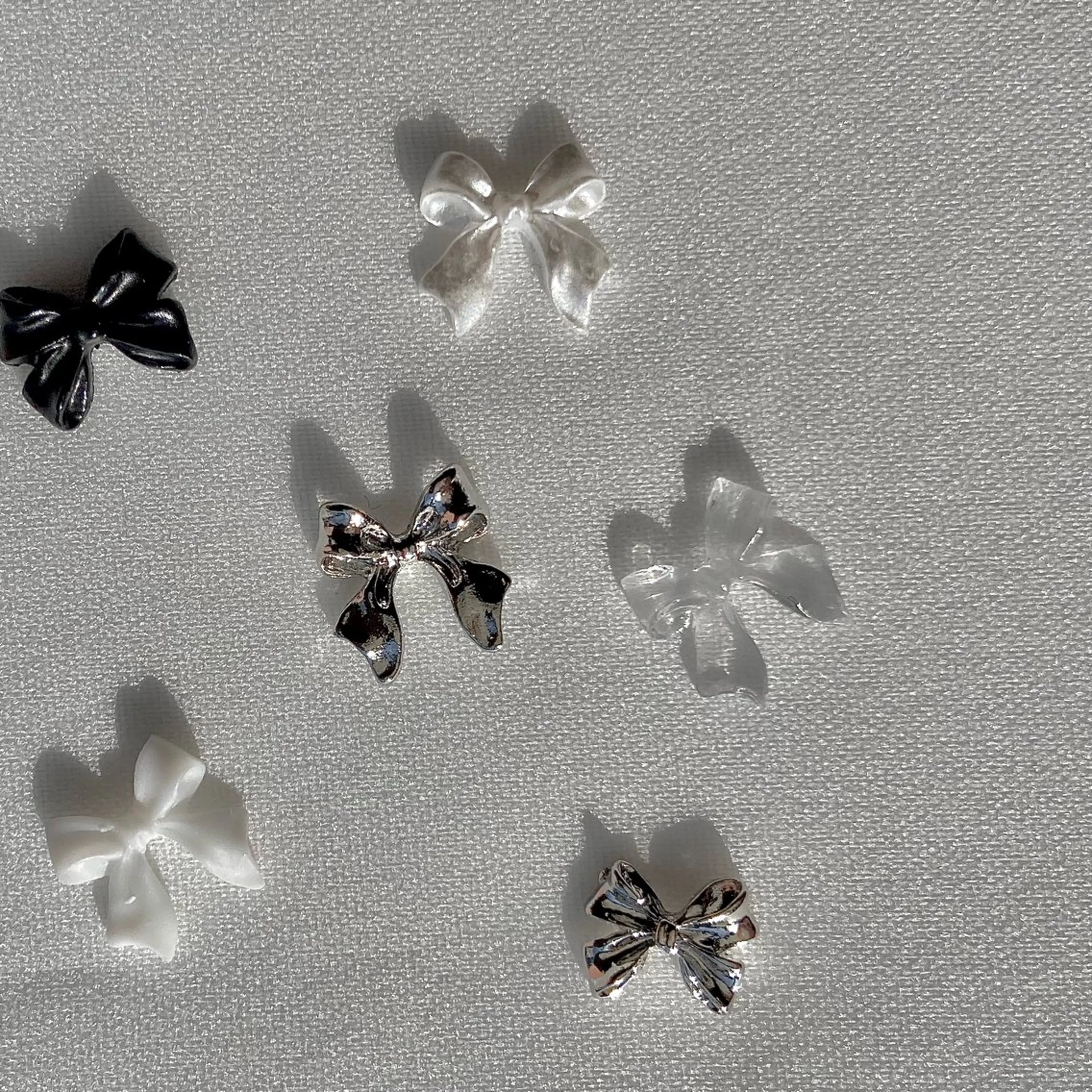 【 オフ無料 】one color 🤍 + パーツ2個 🎀 オフの有無は必ずお伝えください🌙の写真