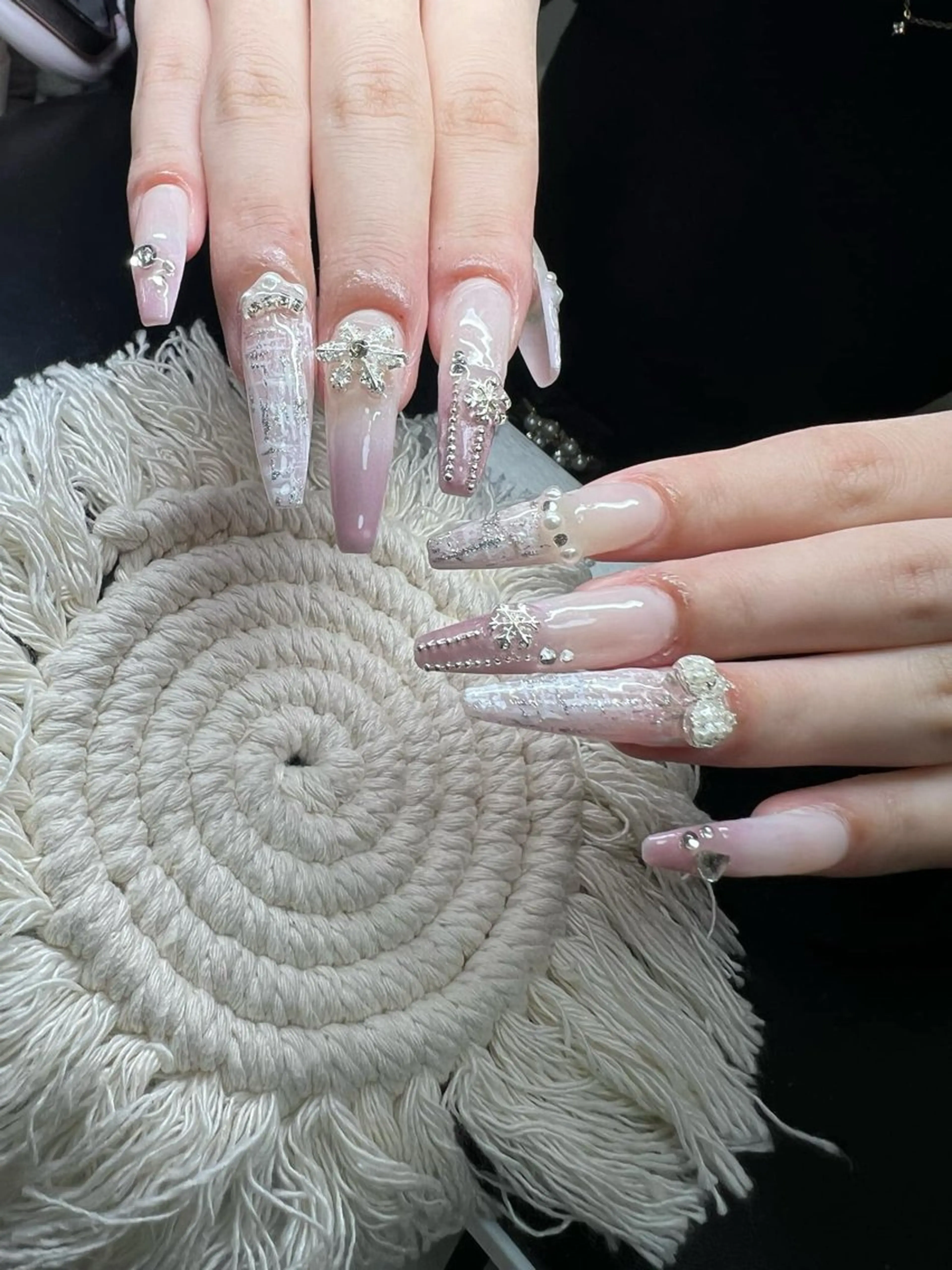 ネイル オーロラネイル チークネイル 長さ出し フットネイル フレンチネイル Lee Nails チップ長さだし専門店のネイルデザイン