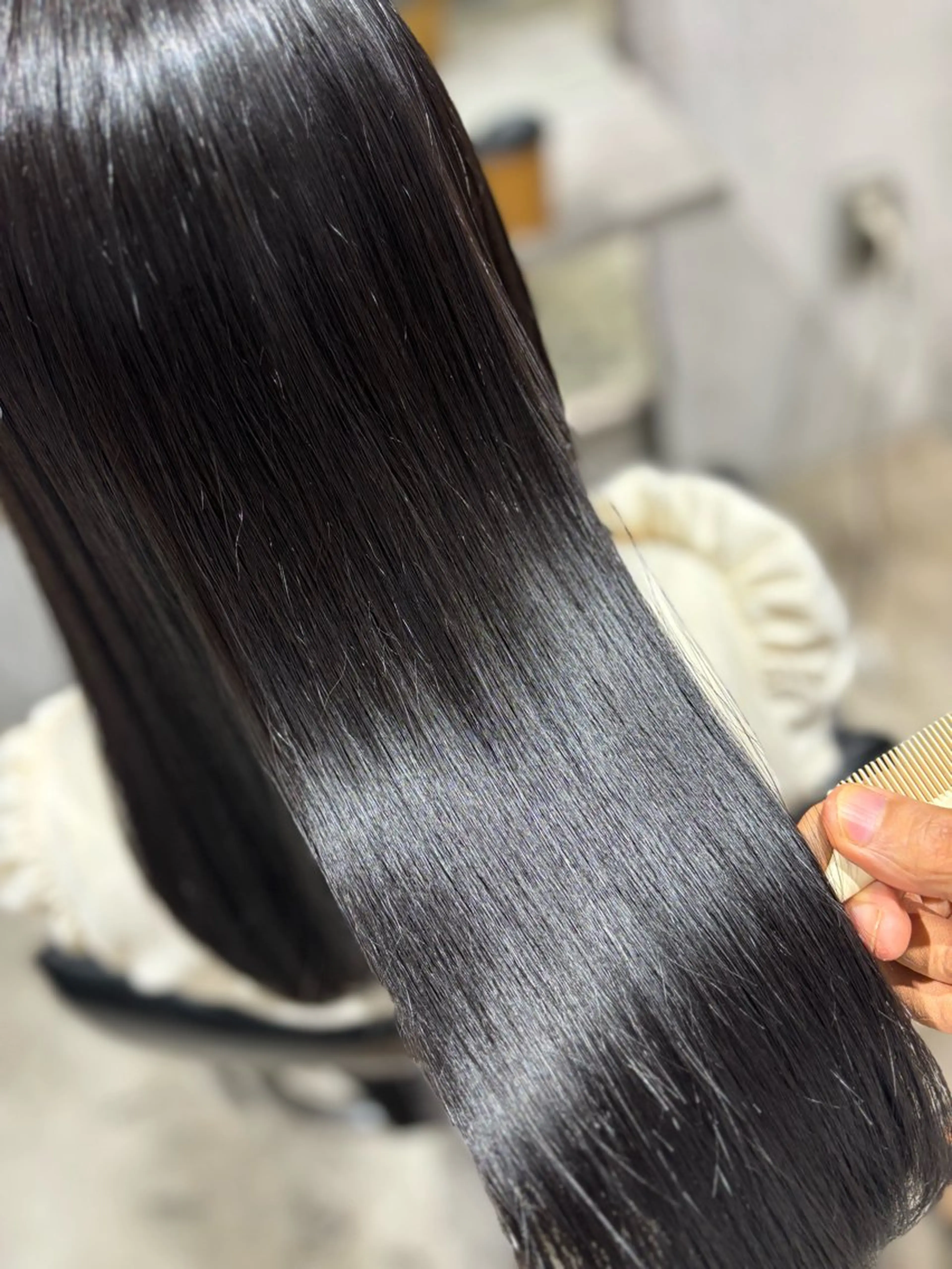 【ミニモ学割U24】酸性ストレート＋カット✂️＋ラピッドTR⭐ 自然な艶と柔らかさを学割特別価格で！の写真