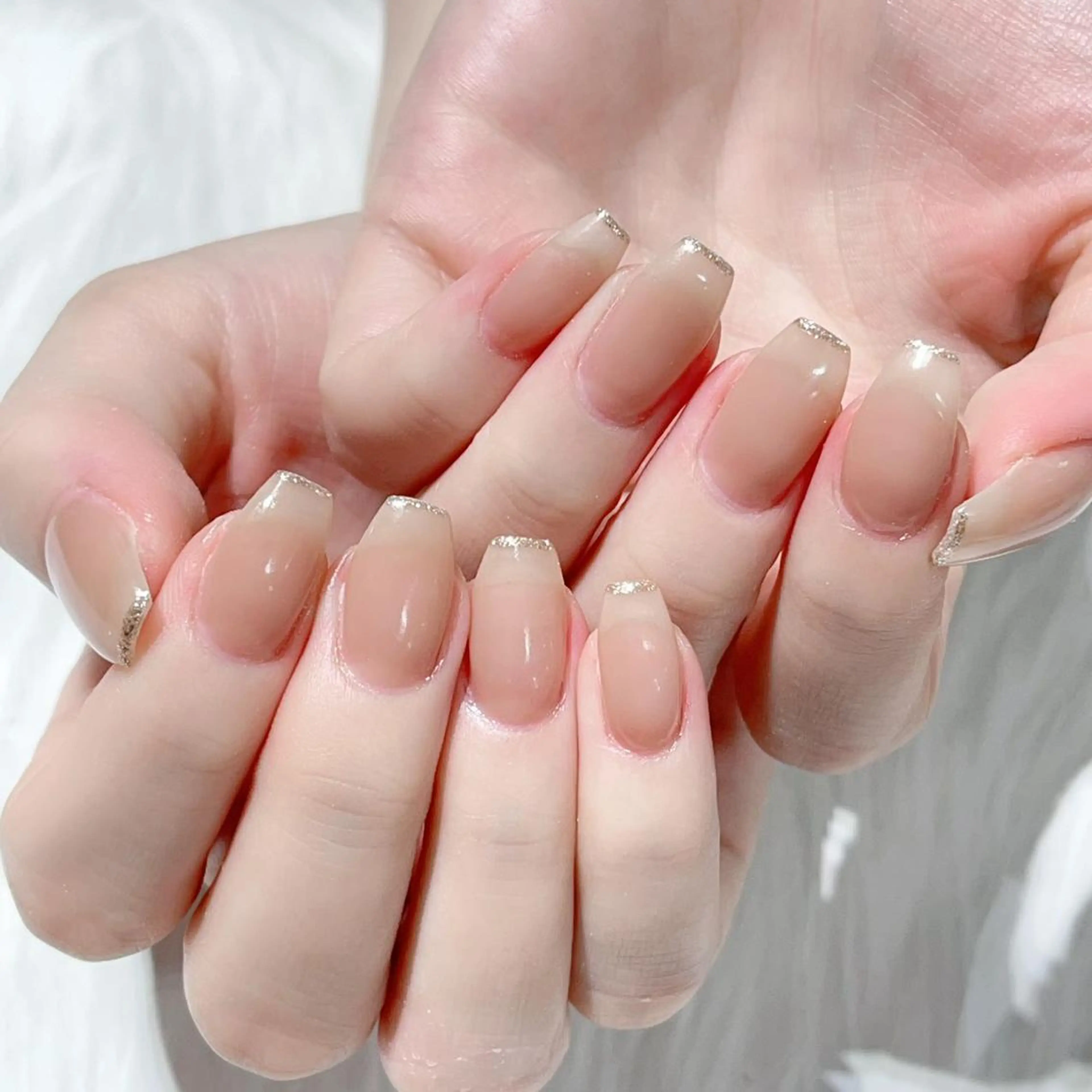 ネイル チークネイル ジェルネイル キラキラネイル マグネットネイル 持ち込み ハンドネイル Queens ゲンのネイルデザイン