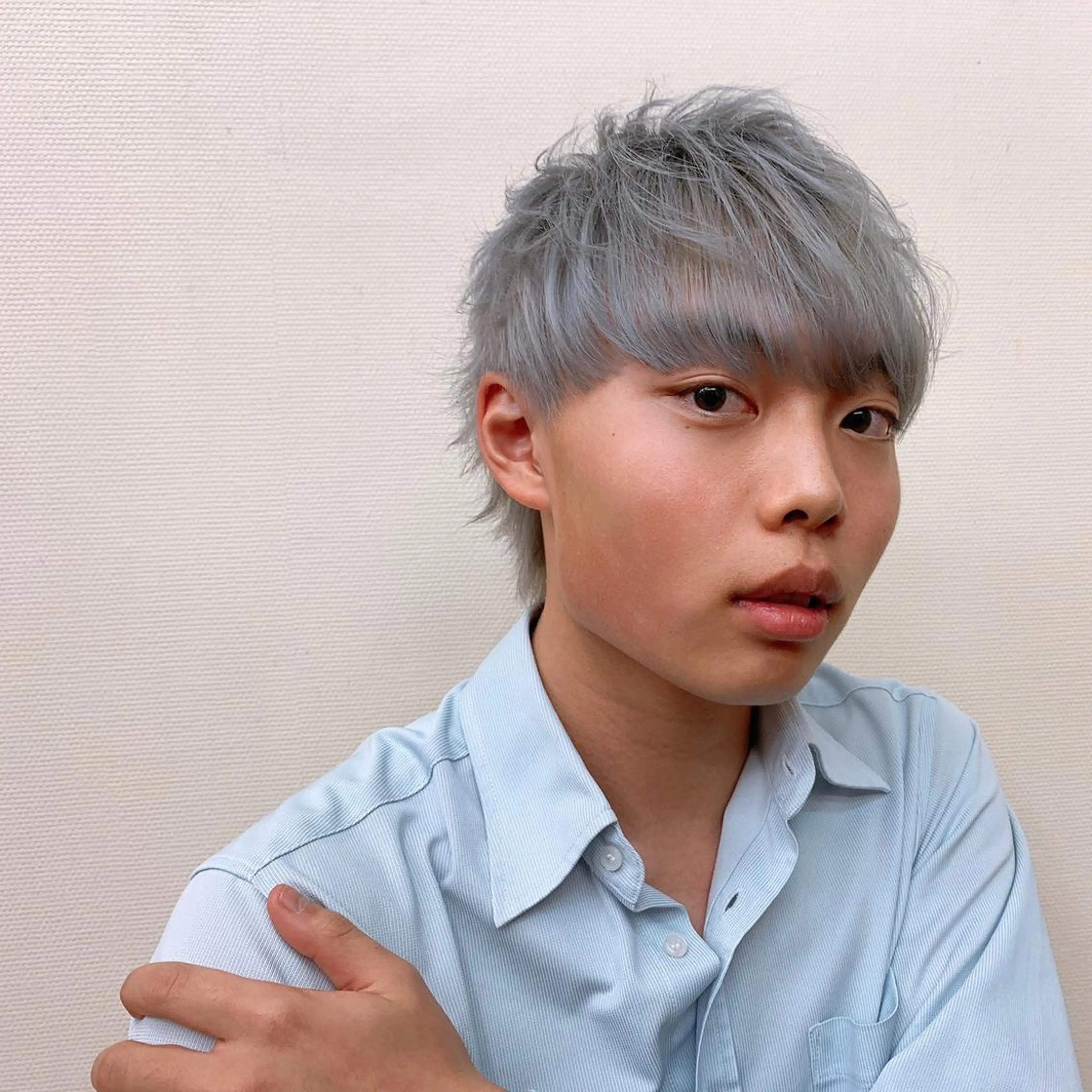 ショート カラー メンズ メンズブリーチ コンマヘア フェードカット メンズハイライト カルマパーマ カット ヘアカラー 🔹YUTA🔹 メンズパーマのヘアスタイル