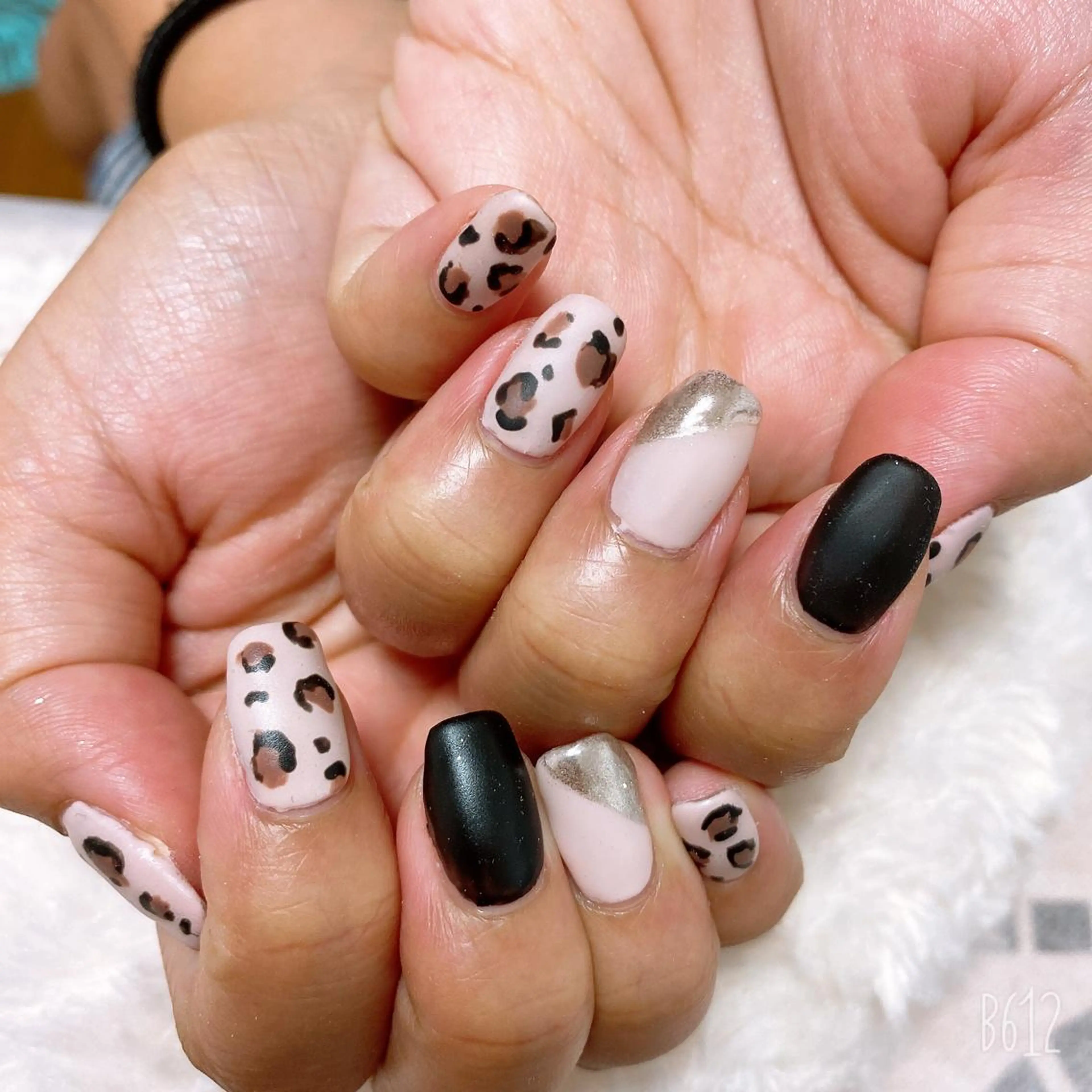 ネイル The Best Beauty受付担当のヘアスタイル