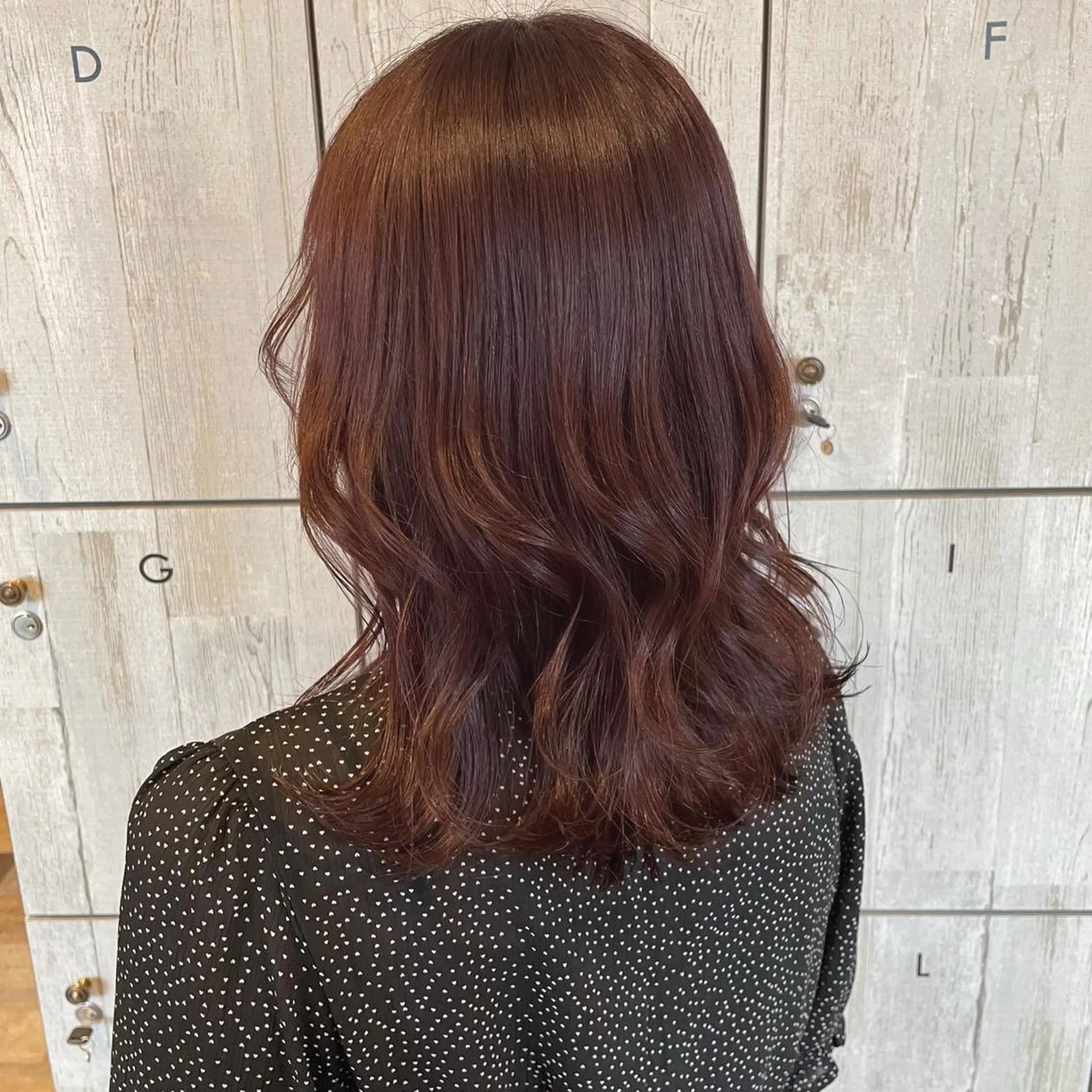 ミディアム カラー ブリーチ ブラウンカラー ブリーチなしカラー ピンクカラー ピンクブラウン ひなた 艶カラー/渋谷のヘアスタイル