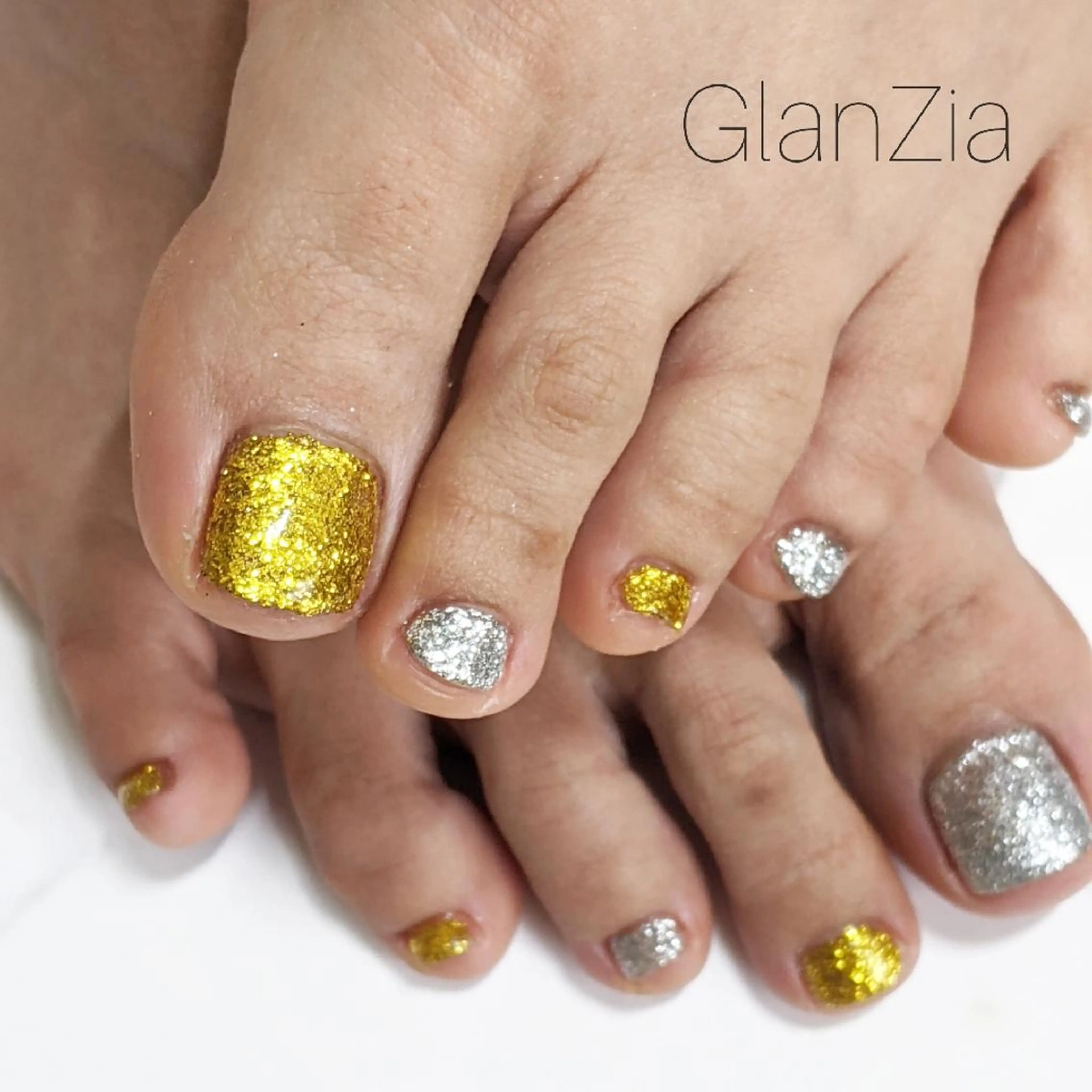 ネイル フットネイル ラメ(グリッター) 南流山 ネイルサロン グランツィア のネイルデザイン