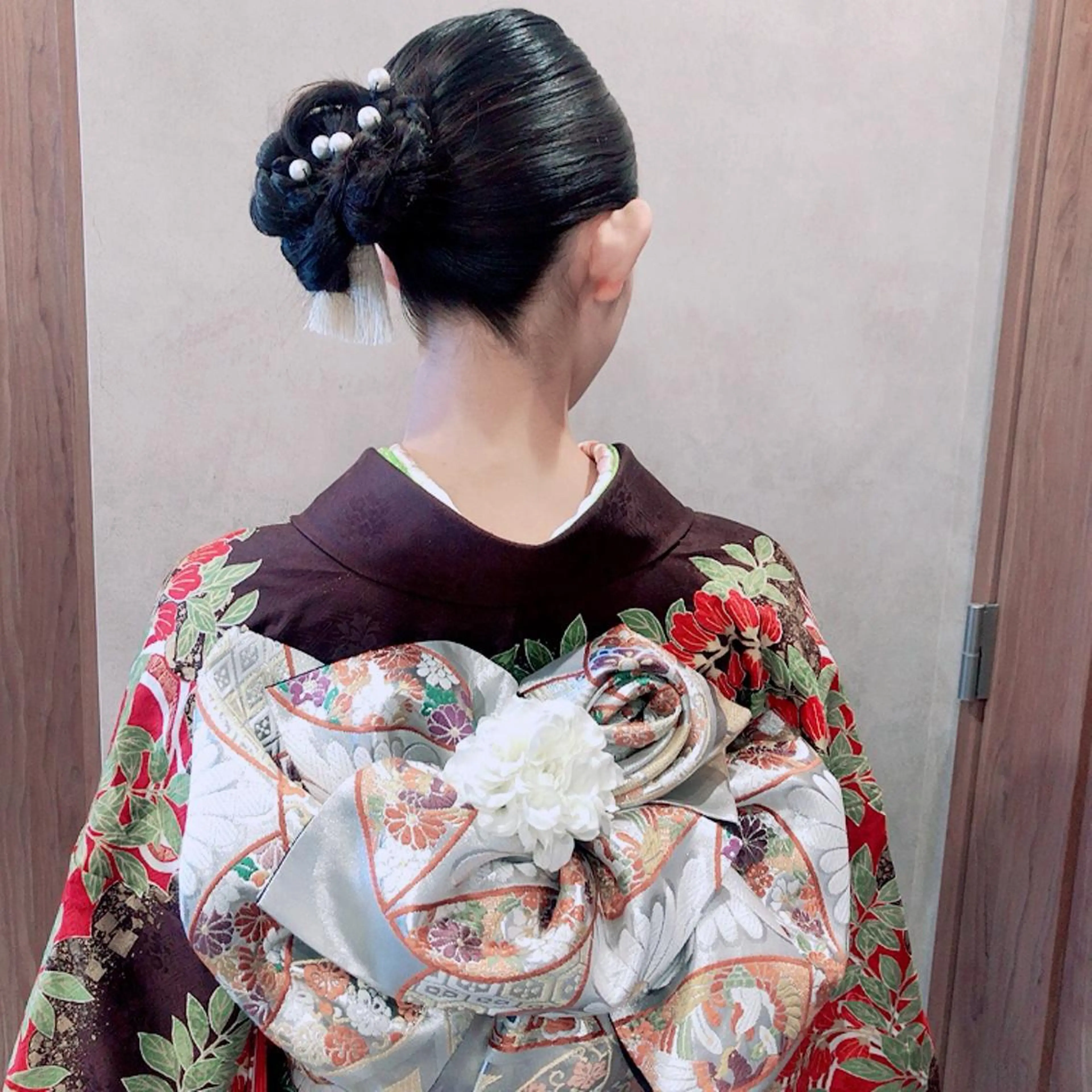 ヘアアレンジ 成人式 着物ヘア 野咲き 美容室のマツエク・マツパデザイン