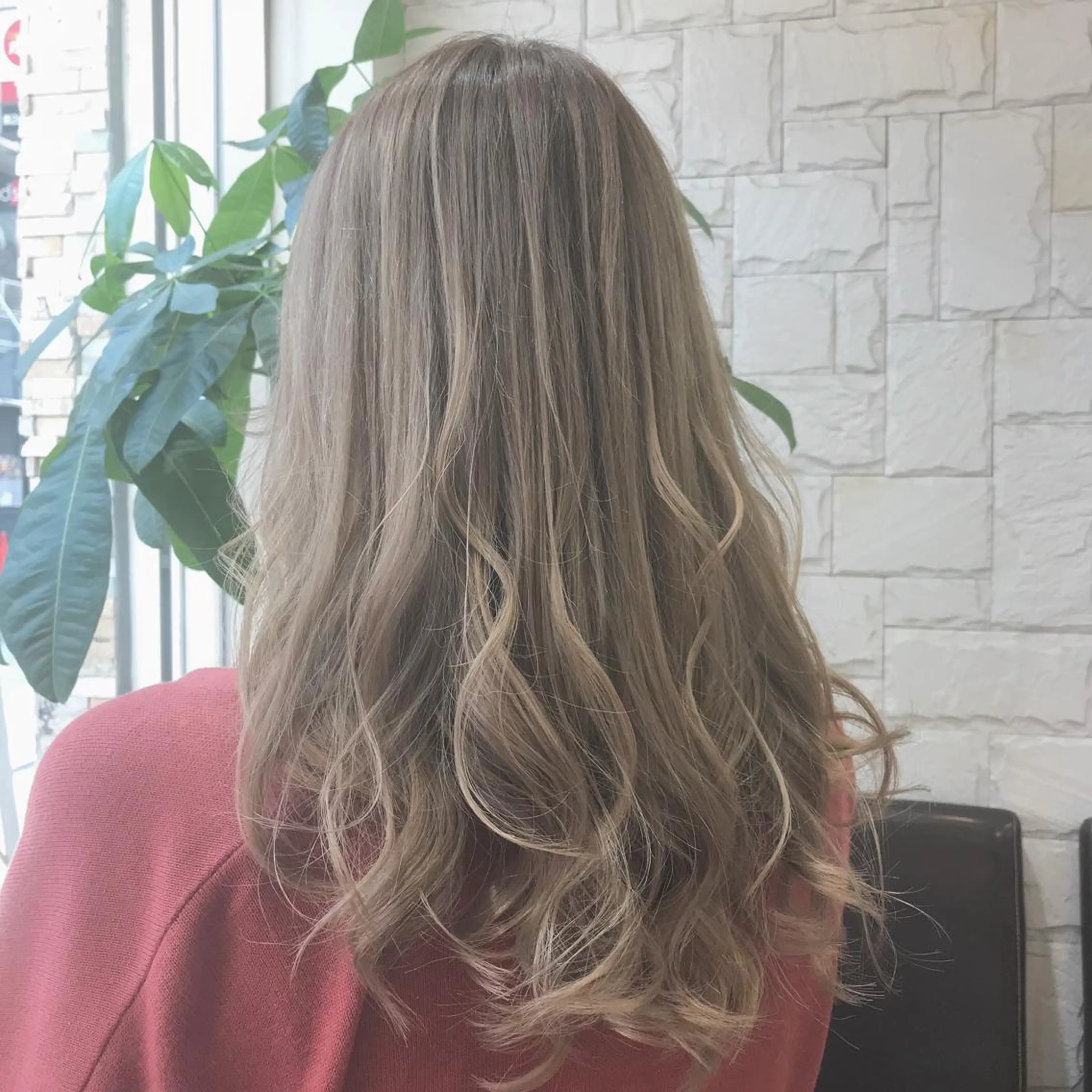 セミロング 🥛洒落髪小顔cut なら龍崎🥛のヘアスタイル