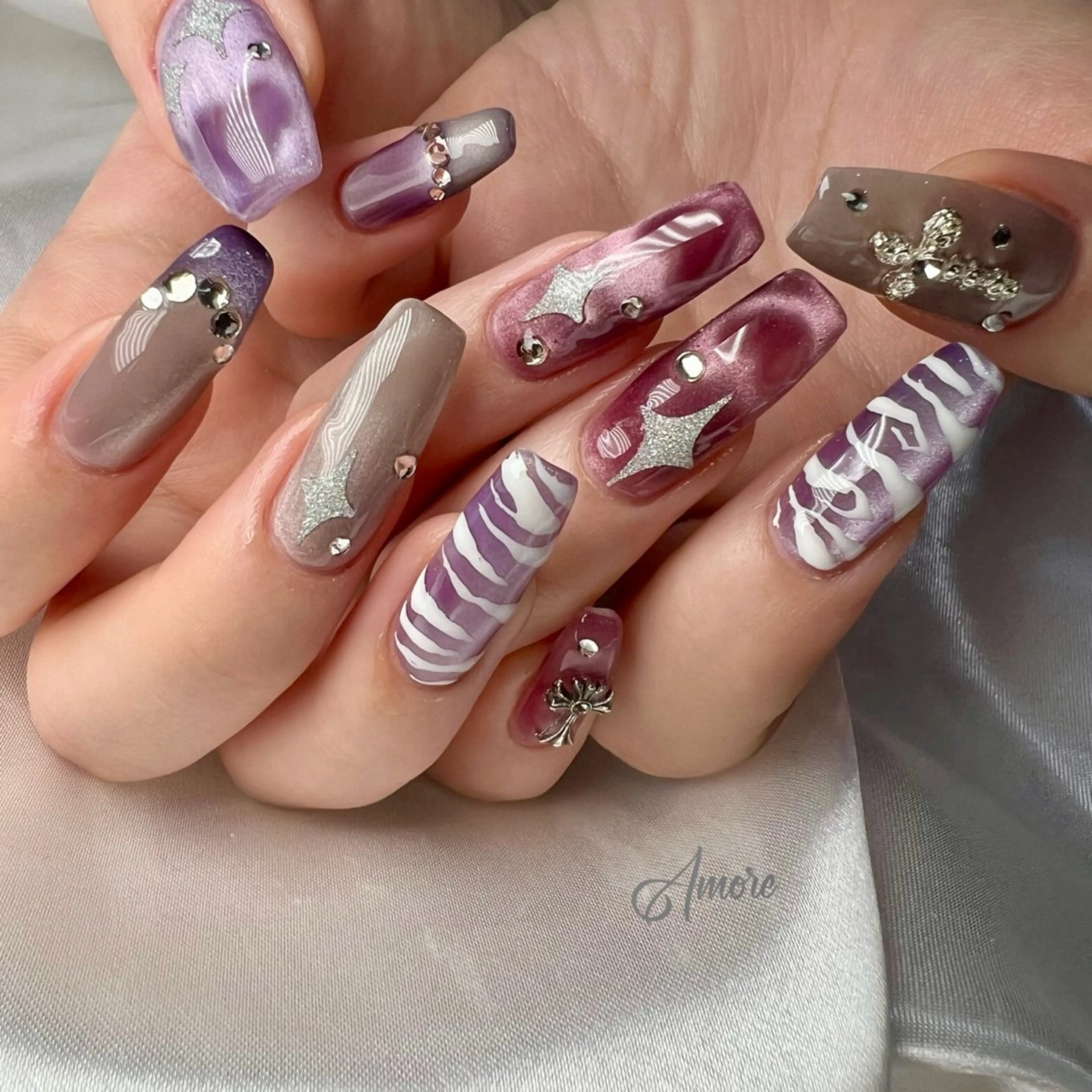 ネイル ジェルネイル キラキラネイル 韓国ネイル パラジェル バレンタイン You kyehwaのネイルデザイン