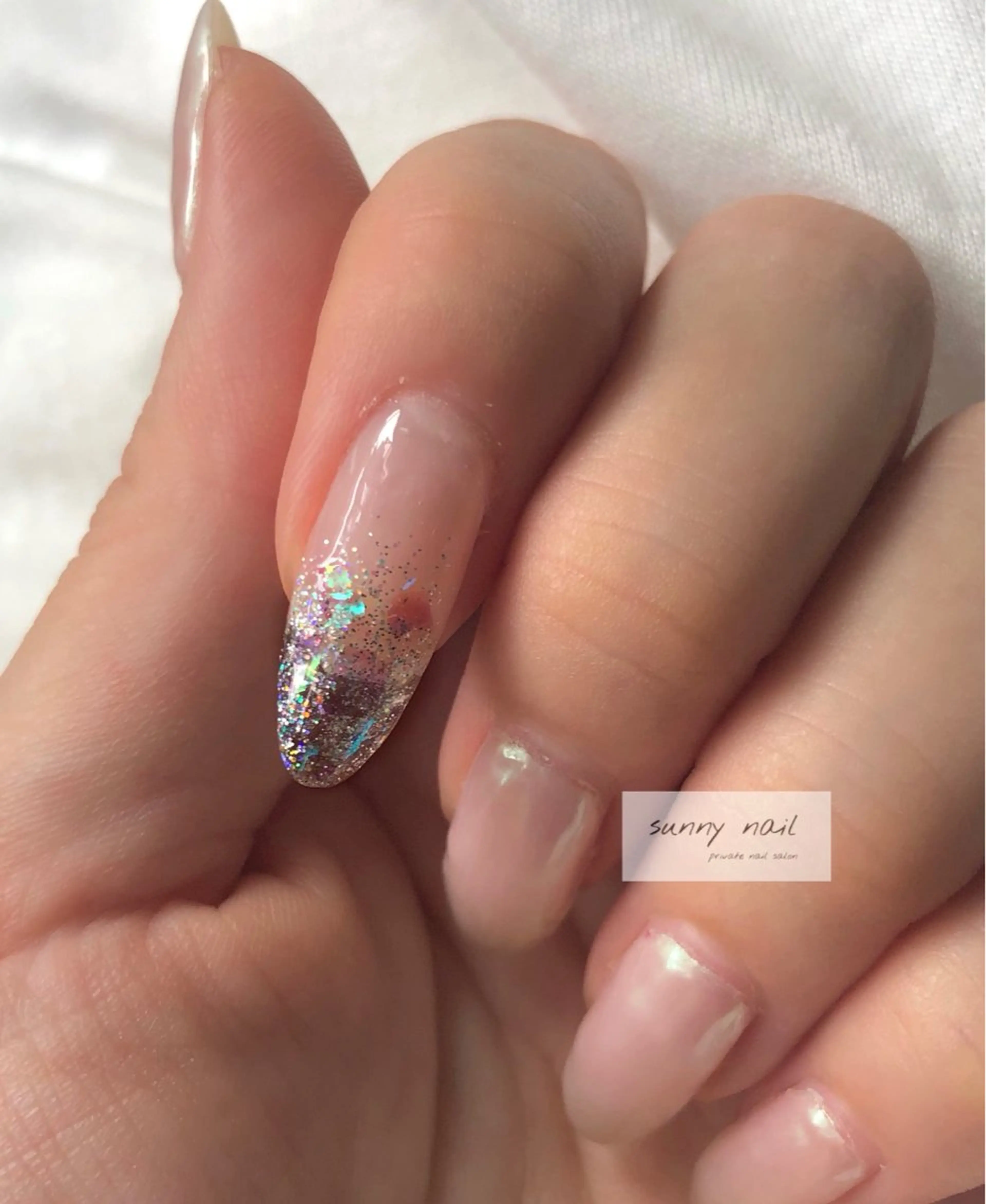 ネイル オーロラネイル ラメ(グリッター) ワンホンネイル sunny nailのネイルデザイン