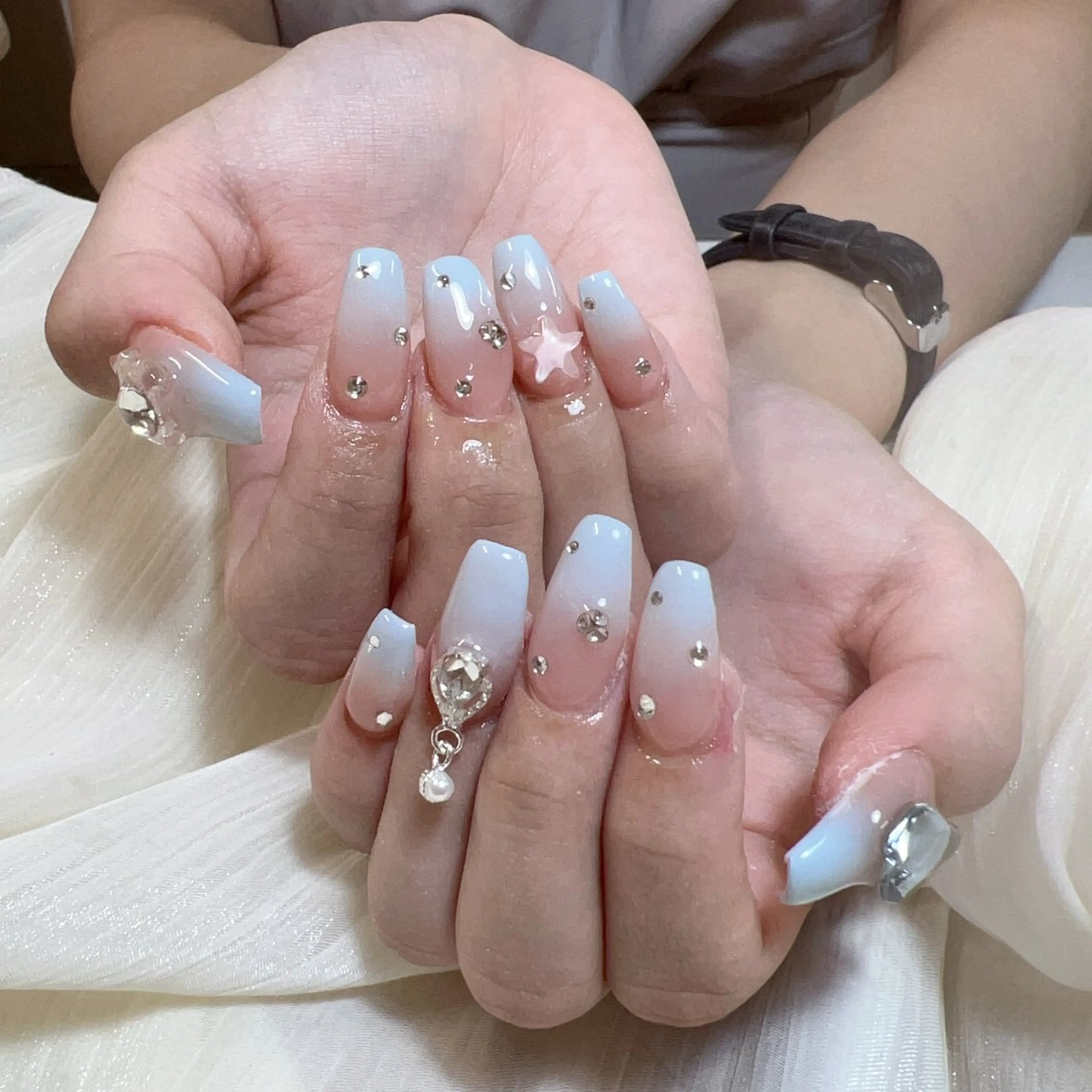 ネイル オーロラネイル ガーリー ハート 韓国ネイル マグネットネイル ハンドネイル 🎀 Lemode ワンホンネイル🎀のネイルデザイン