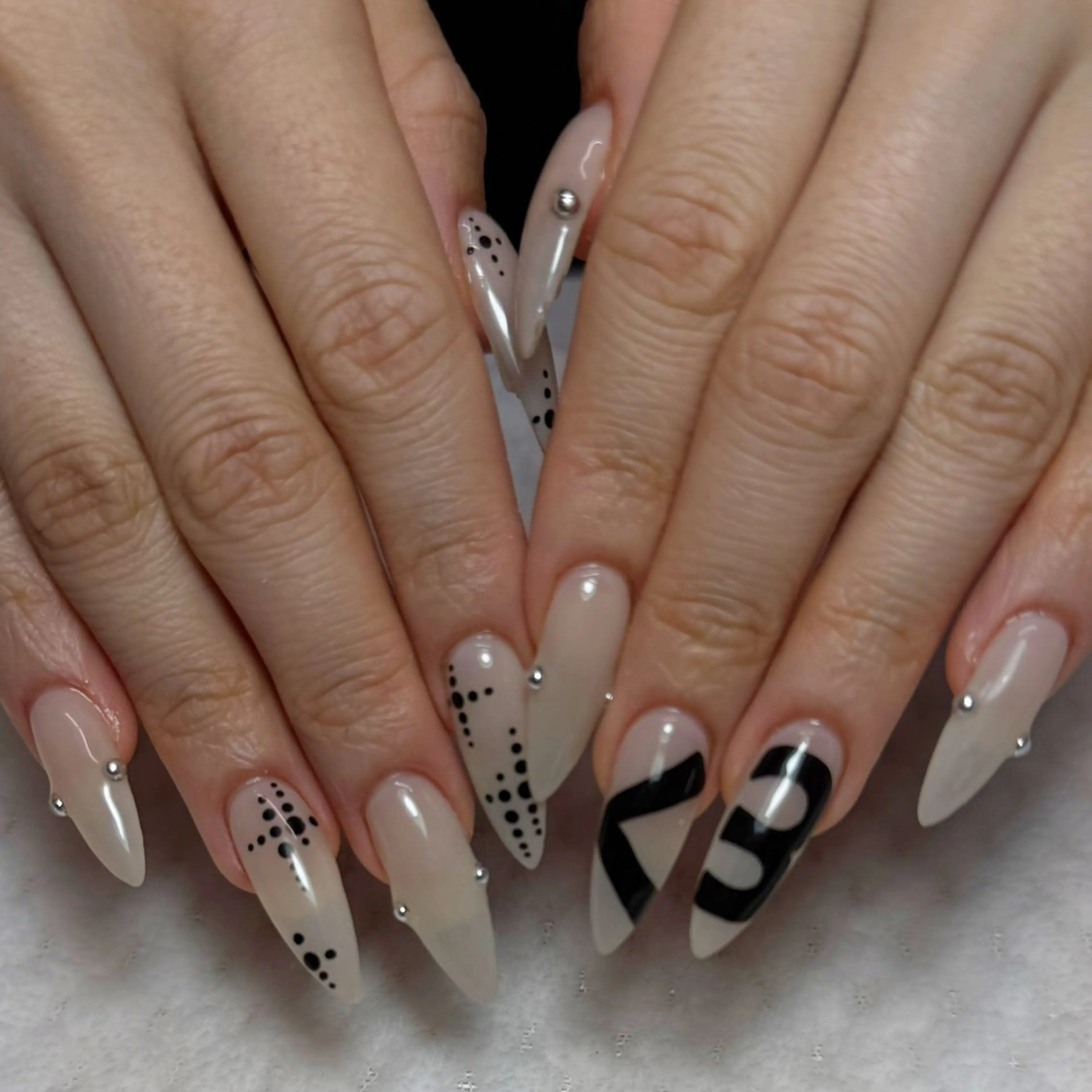 ネイル ハンドネイル Arva Manaのネイルデザイン