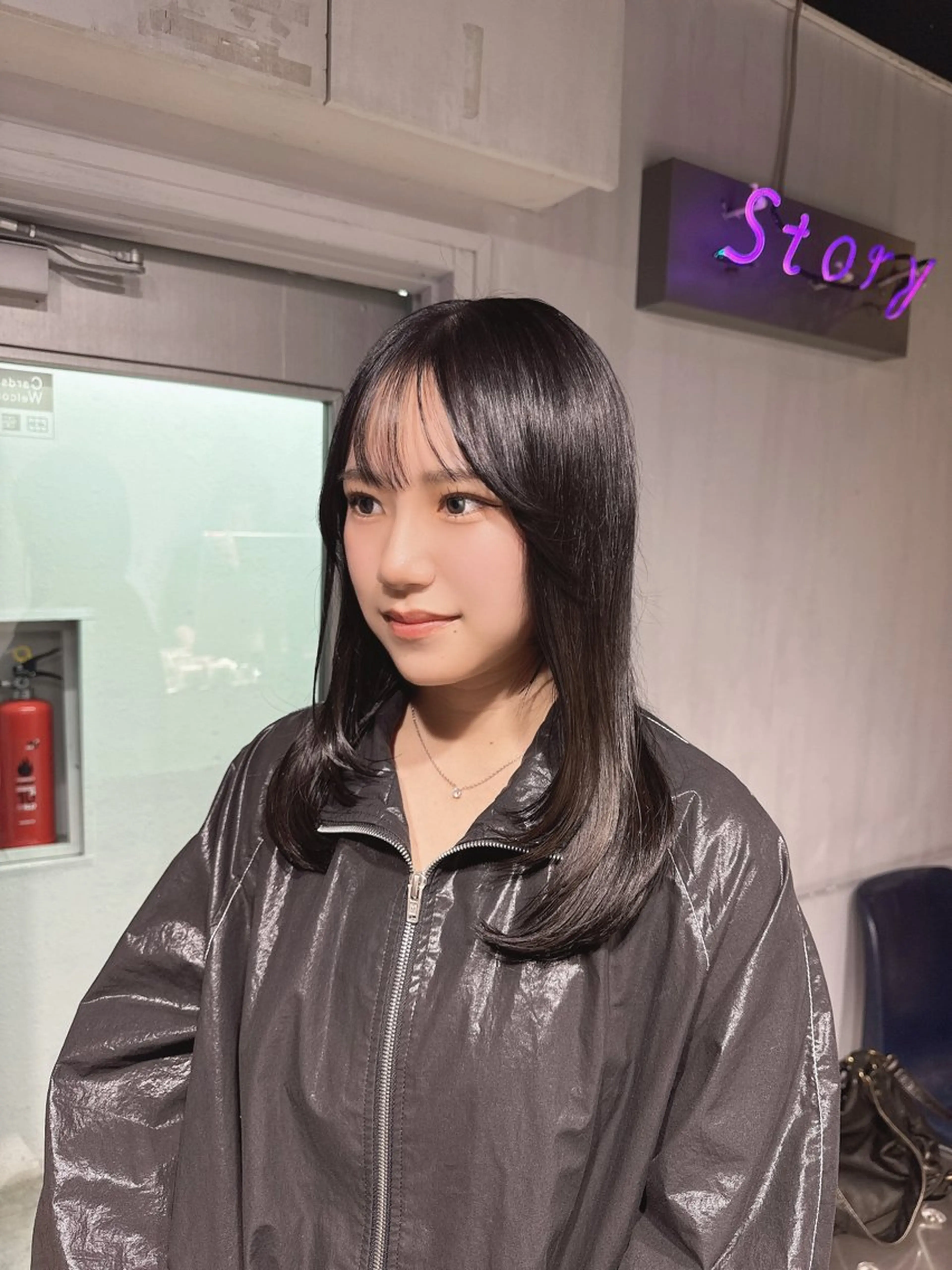 セミロング カラー ヘアカラー NANAMI🩵 大人可愛い韓国ヘアのヘアスタイル