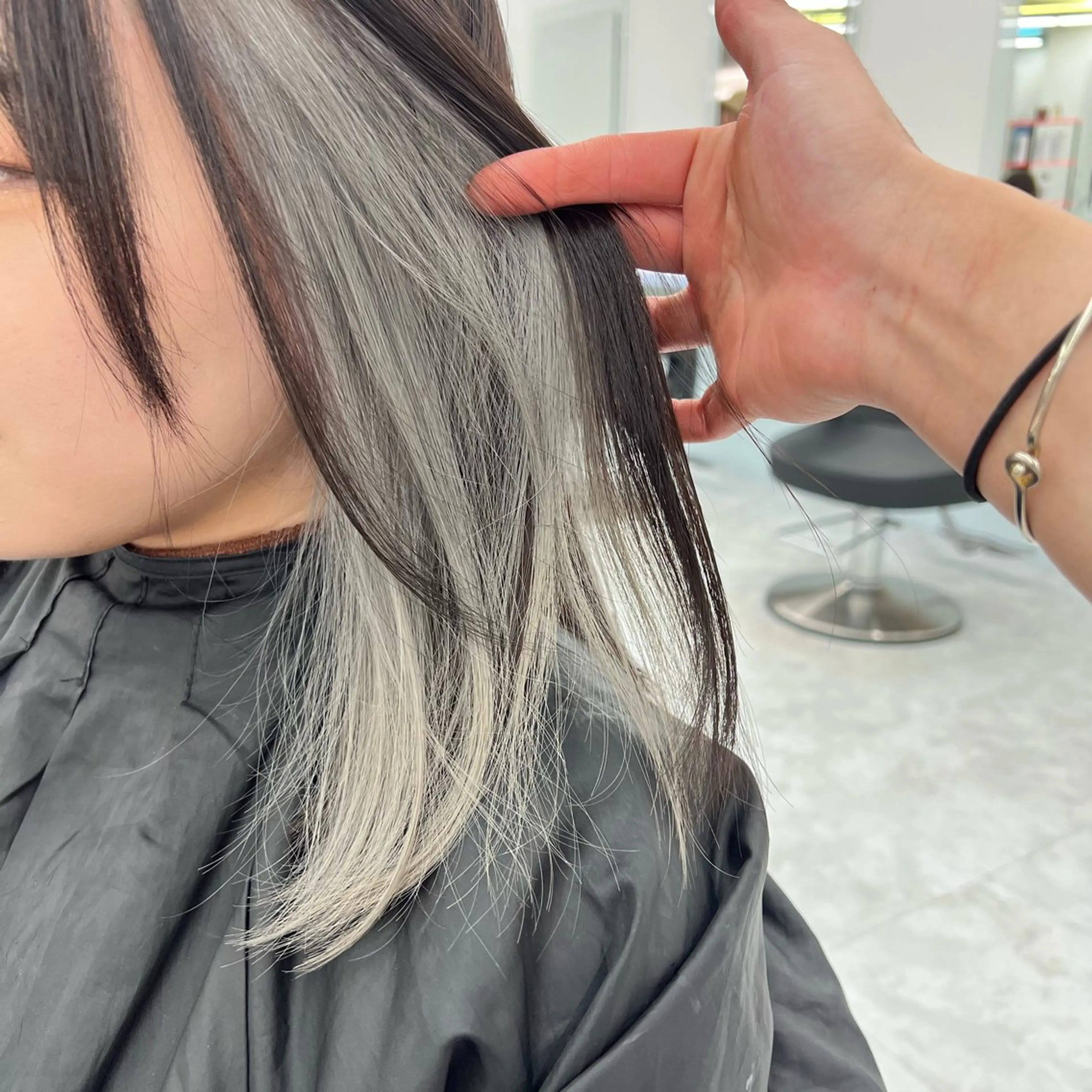 セミロング カラー 韓国スタイル🇰🇷 トレンドレイヤー🪡のヘアスタイル