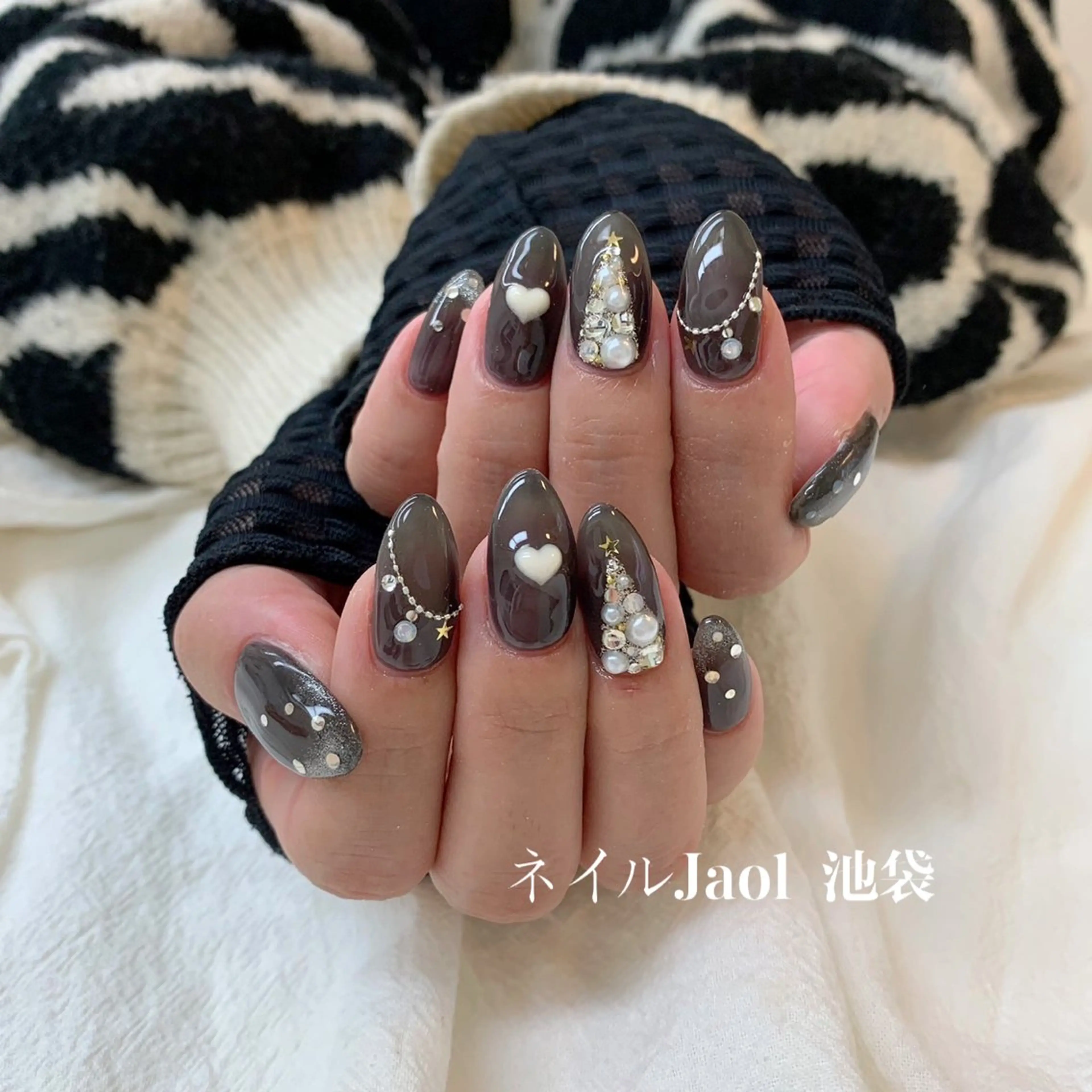 ミディアム クリスマス ハンドネイル nail jaol池袋店所属・ネイルJaol 池袋のネイルデザイン
