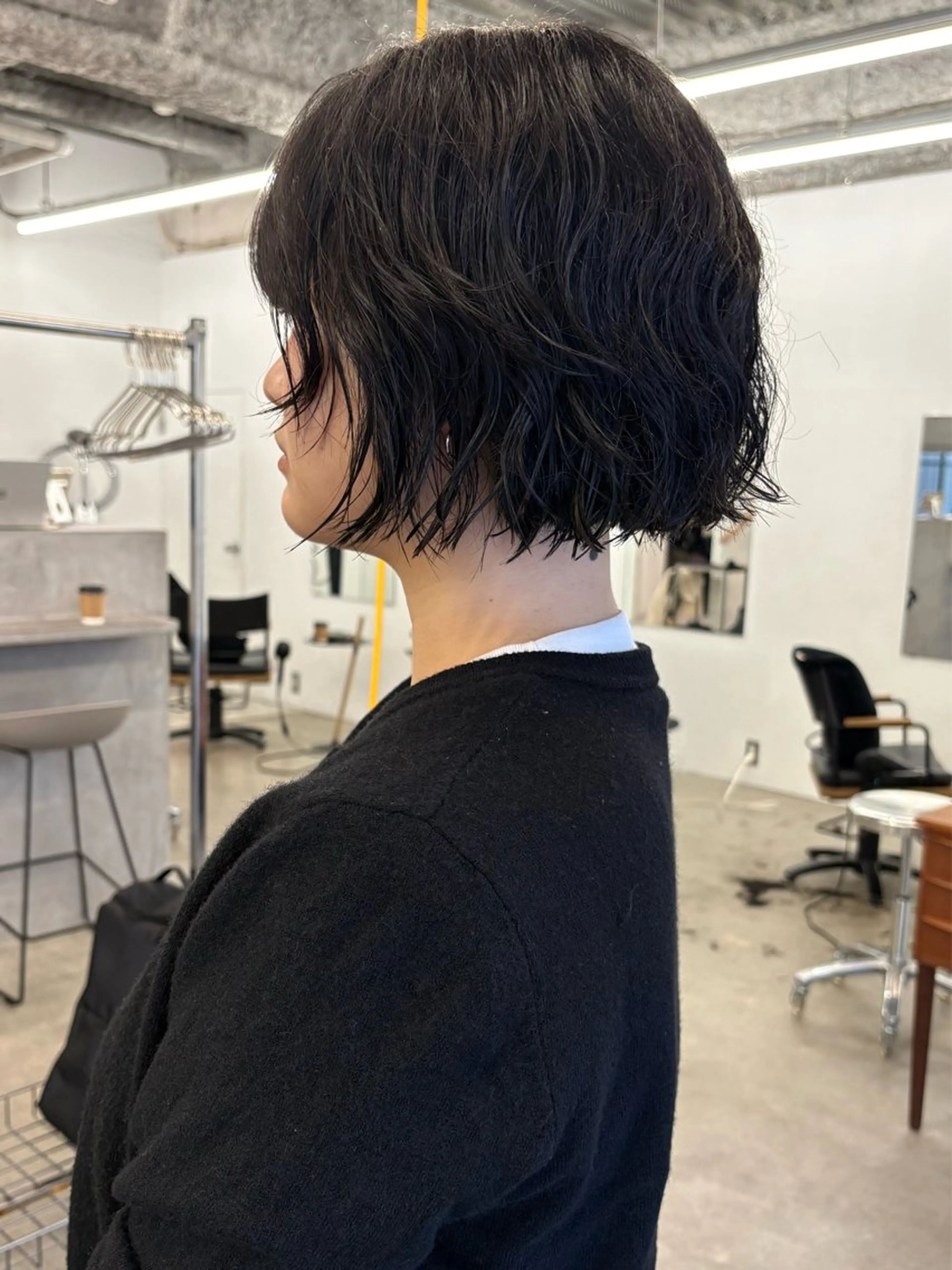 ショート ボブ くせ毛 カット パーマ、ボブ、透明感 カラー、小須田ゆあのヘアスタイル