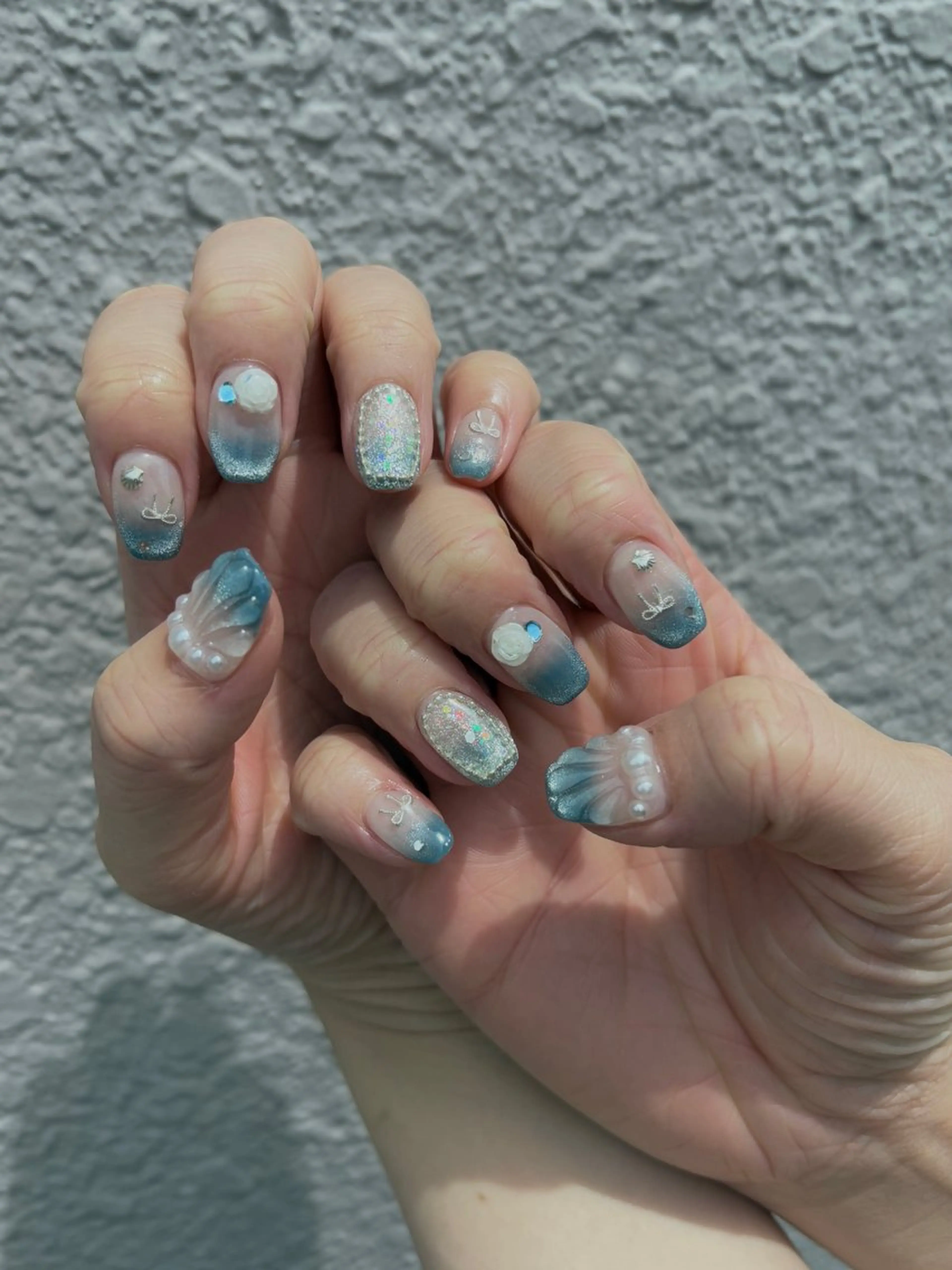 ネイル ブルー グラデーション キラキラネイル 韓国ネイル マグネットネイル ハンドネイル acs.n所属・ネイル，耳つぼ 風間すみれのその他イメージ