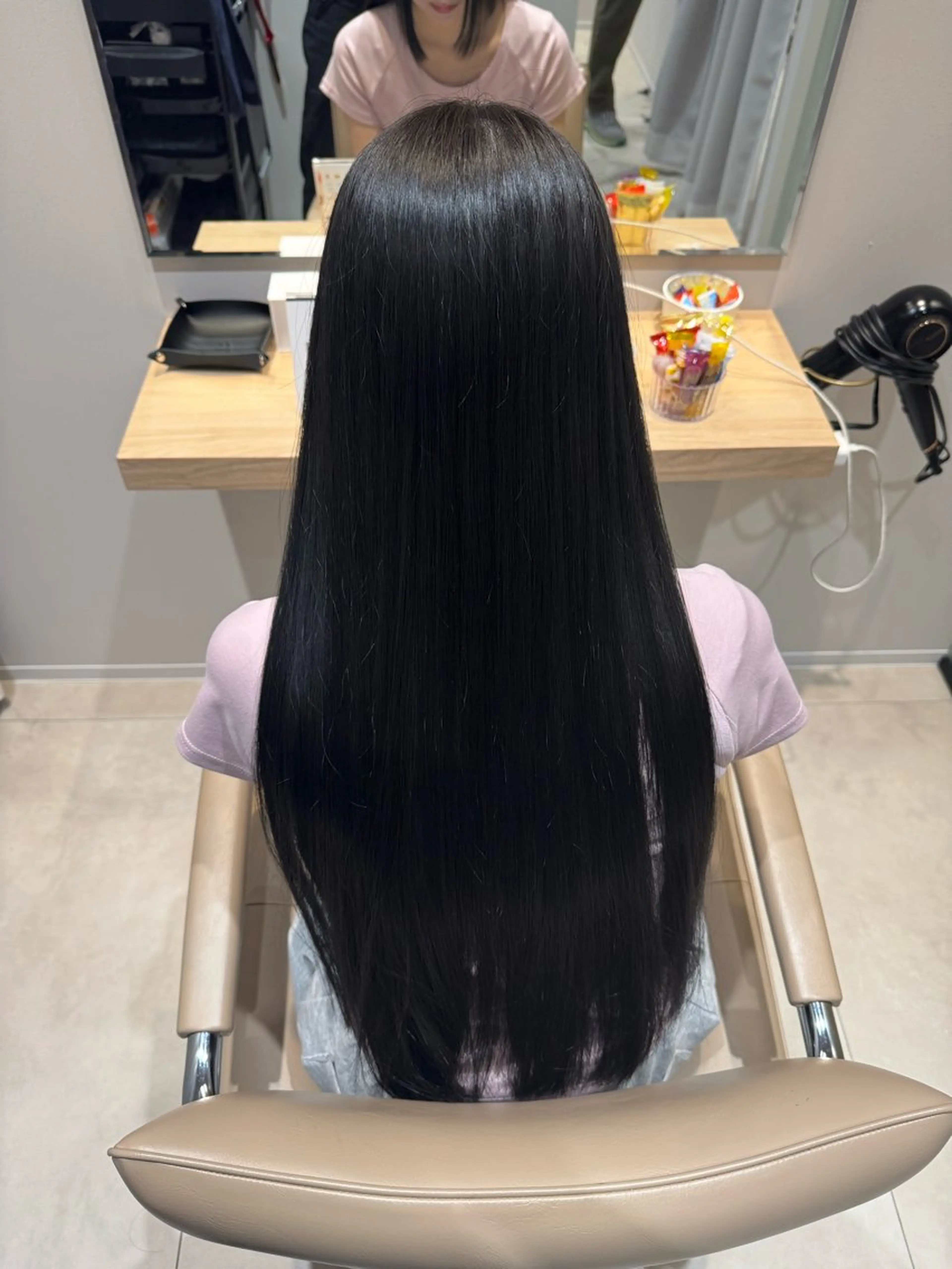 ロング カラー Eleanor spa&treatment 札幌店内にあるシェアサロン【WHITE】所属・シルクハイトーン / 髪質改善🦋MIKUのヘアスタイル