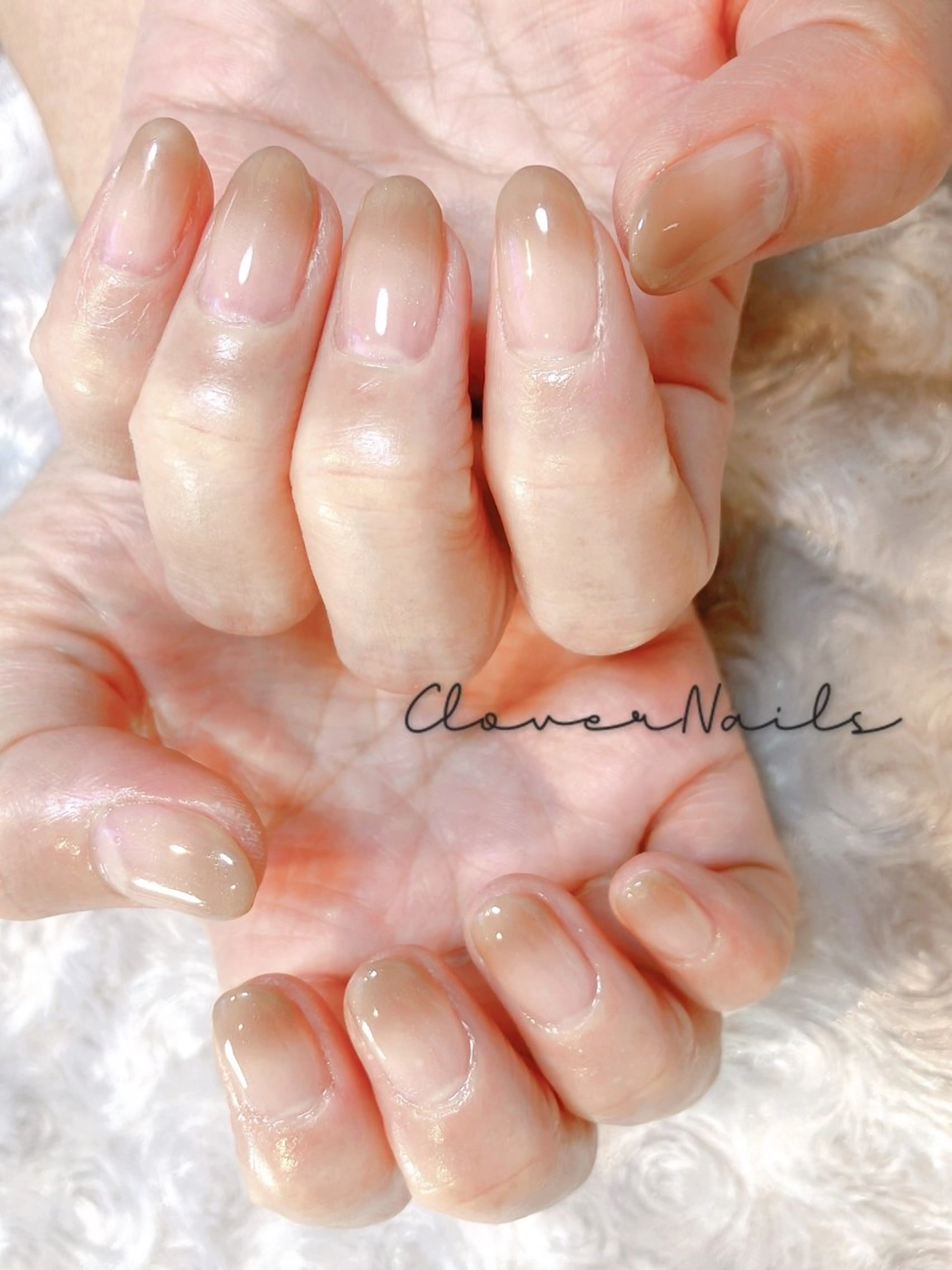 ネイル グラデーション オフィスネイル ハンドネイル 自宅ネイルサロン クロバーネイルのネイルデザイン