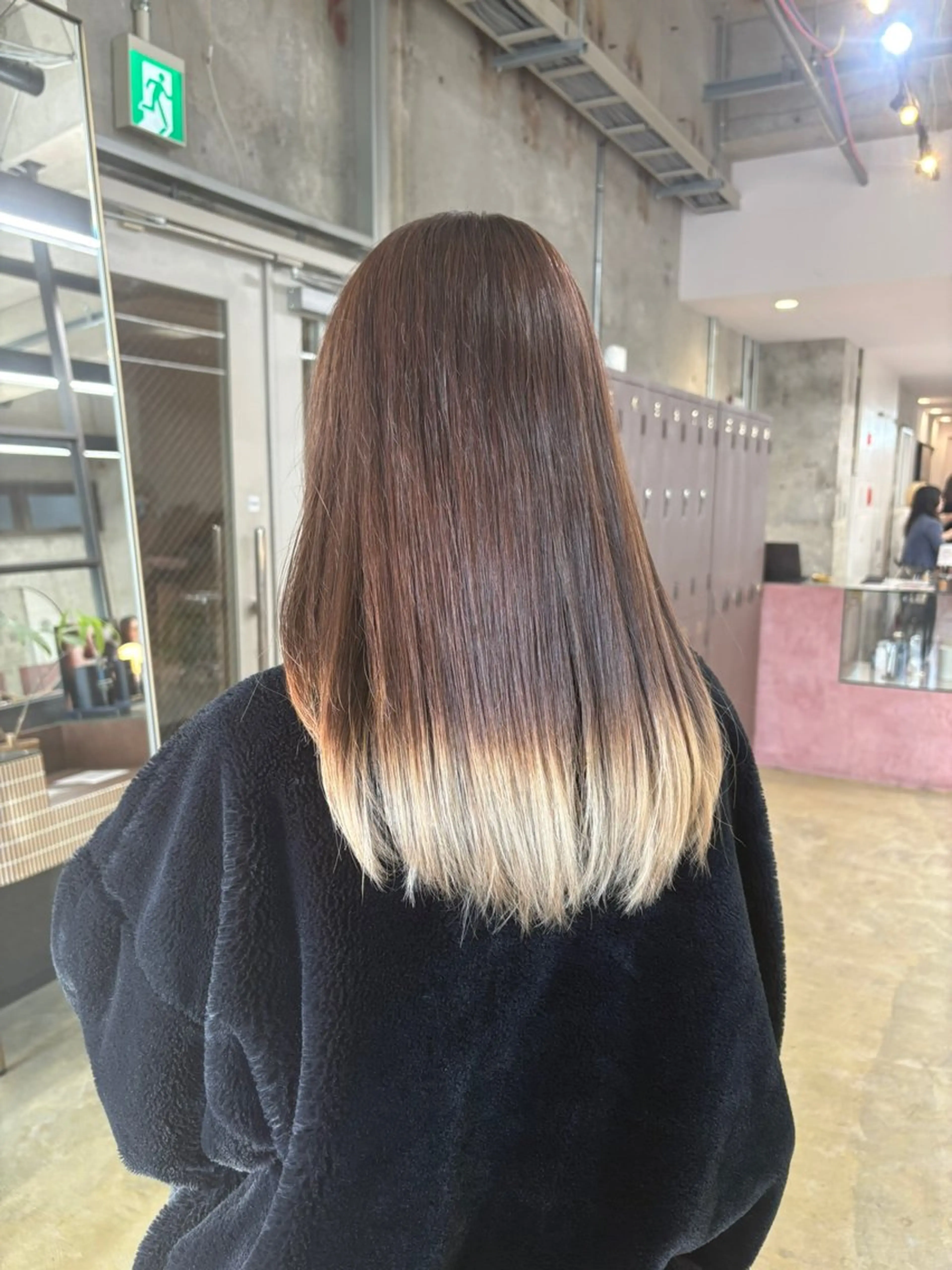 セミロング ヘアカラー 鈴木瑛里／ブロンド ベージュ／男女のヘアスタイル