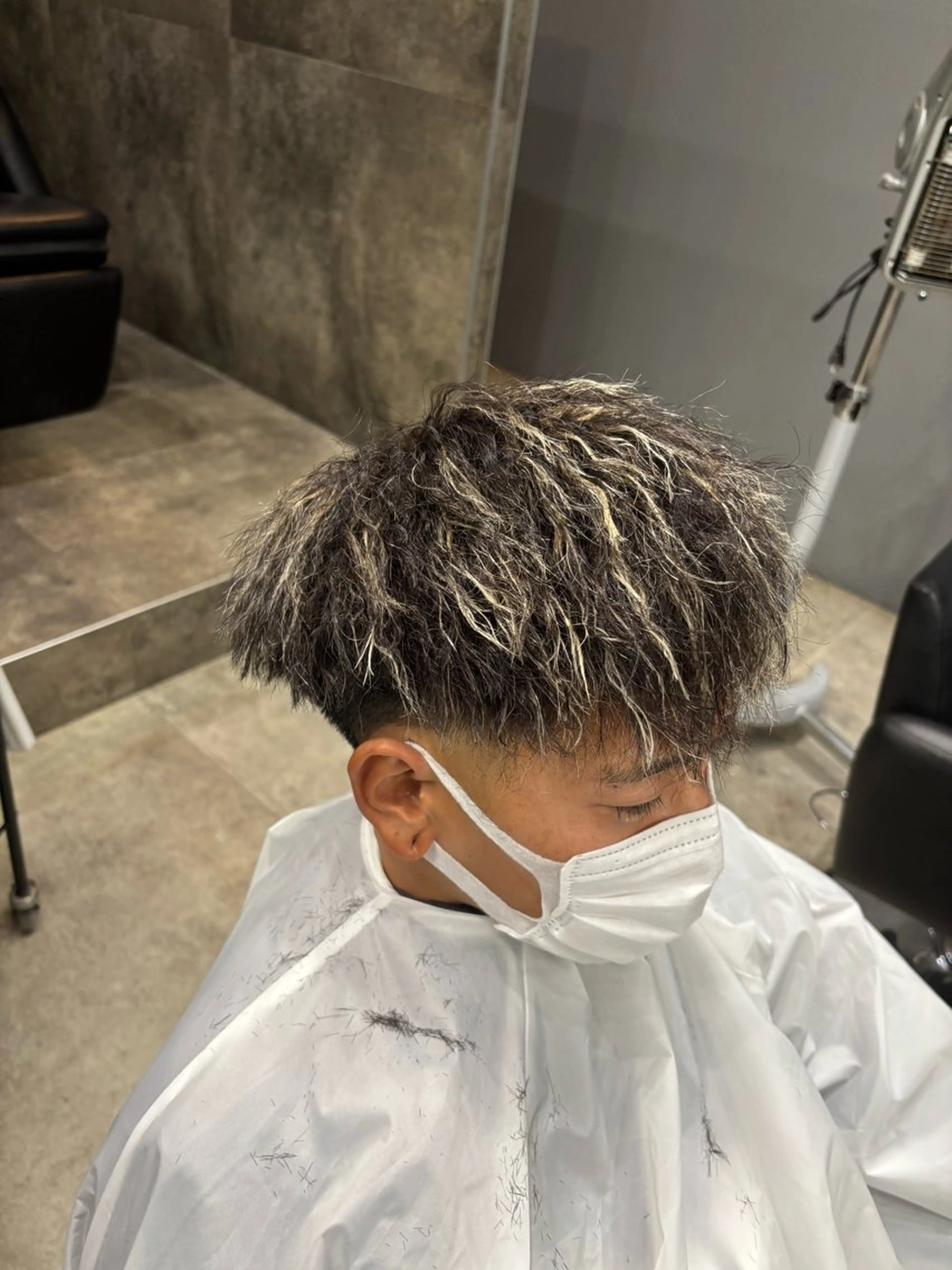 ショート メンズ メンズハイライト ハイライト カット ヘアカラー ✂︎GLITTER ✂︎東ヶ崎　湧✂︎のヘアスタイル