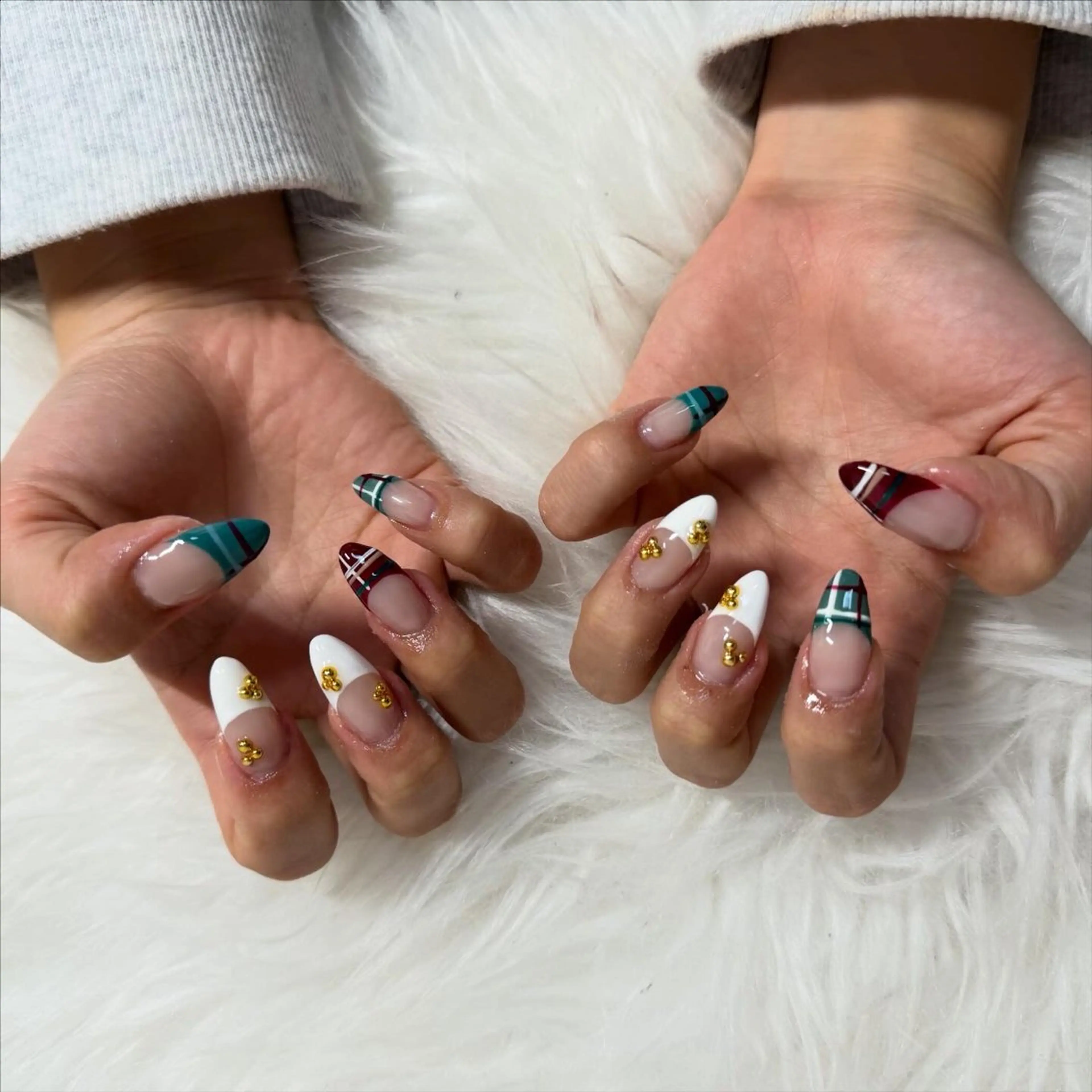 セミロング ハンドネイル mao .のネイルデザイン