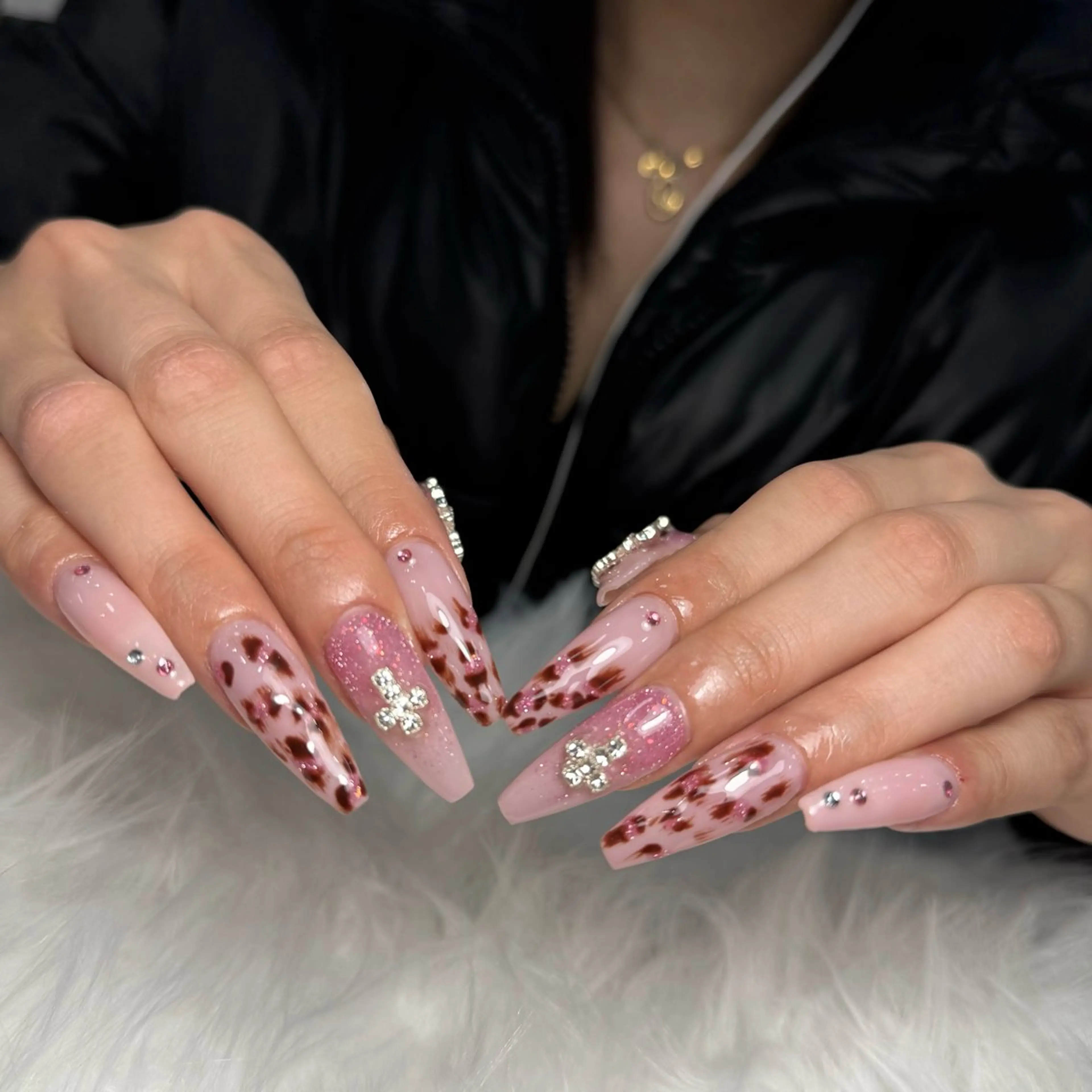 ネイル ジェルネイル マグネットネイル ミラーネイル パラジェル ネイルチップ KITTY_NAILS所属・KITTY nailsのネイルデザイン