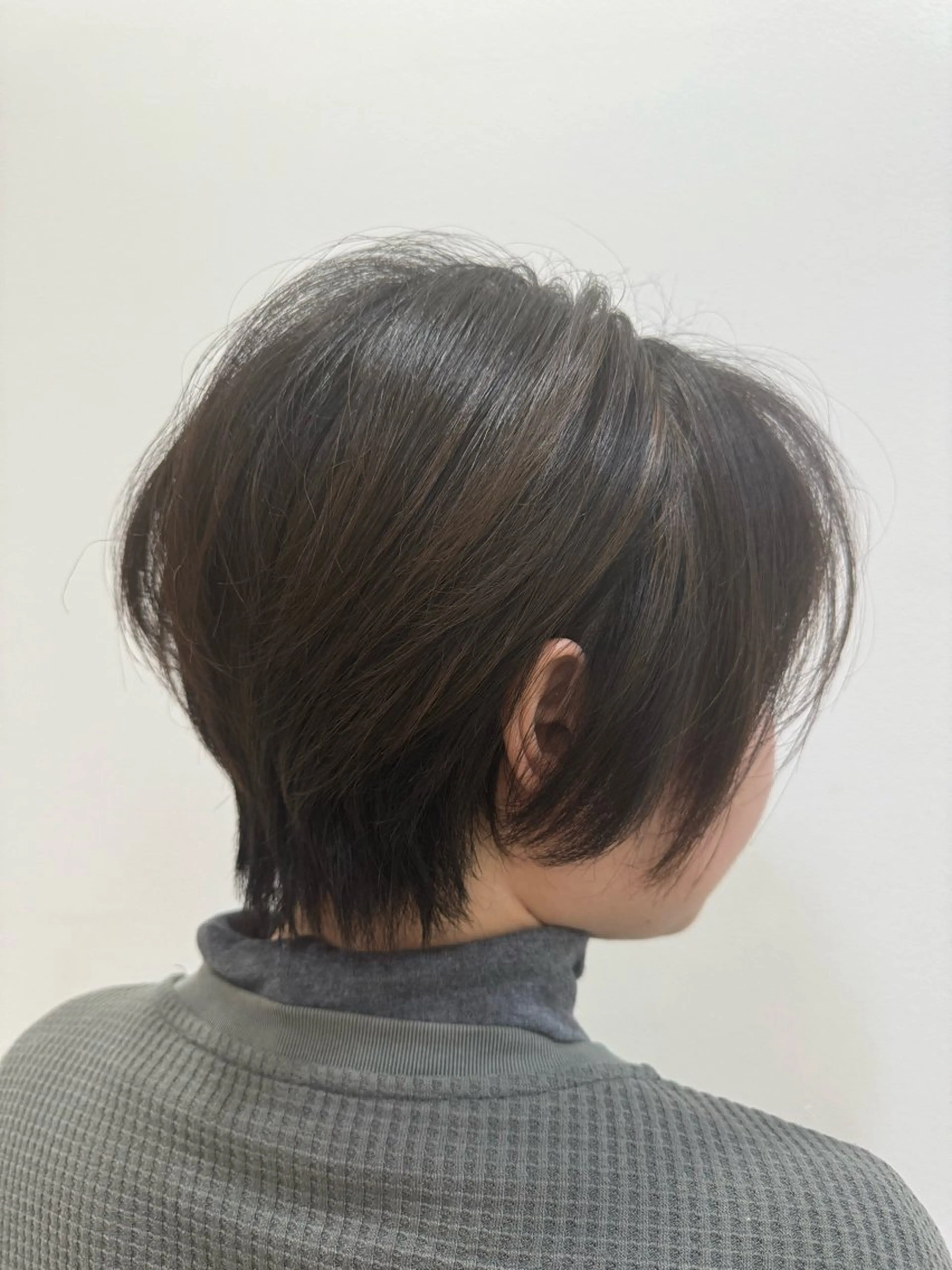 ショート カラー ショートボブ ハイライトカラー ボブ ハイライト ショートヘア QUARTER所属・小西 麗歌のヘアスタイル