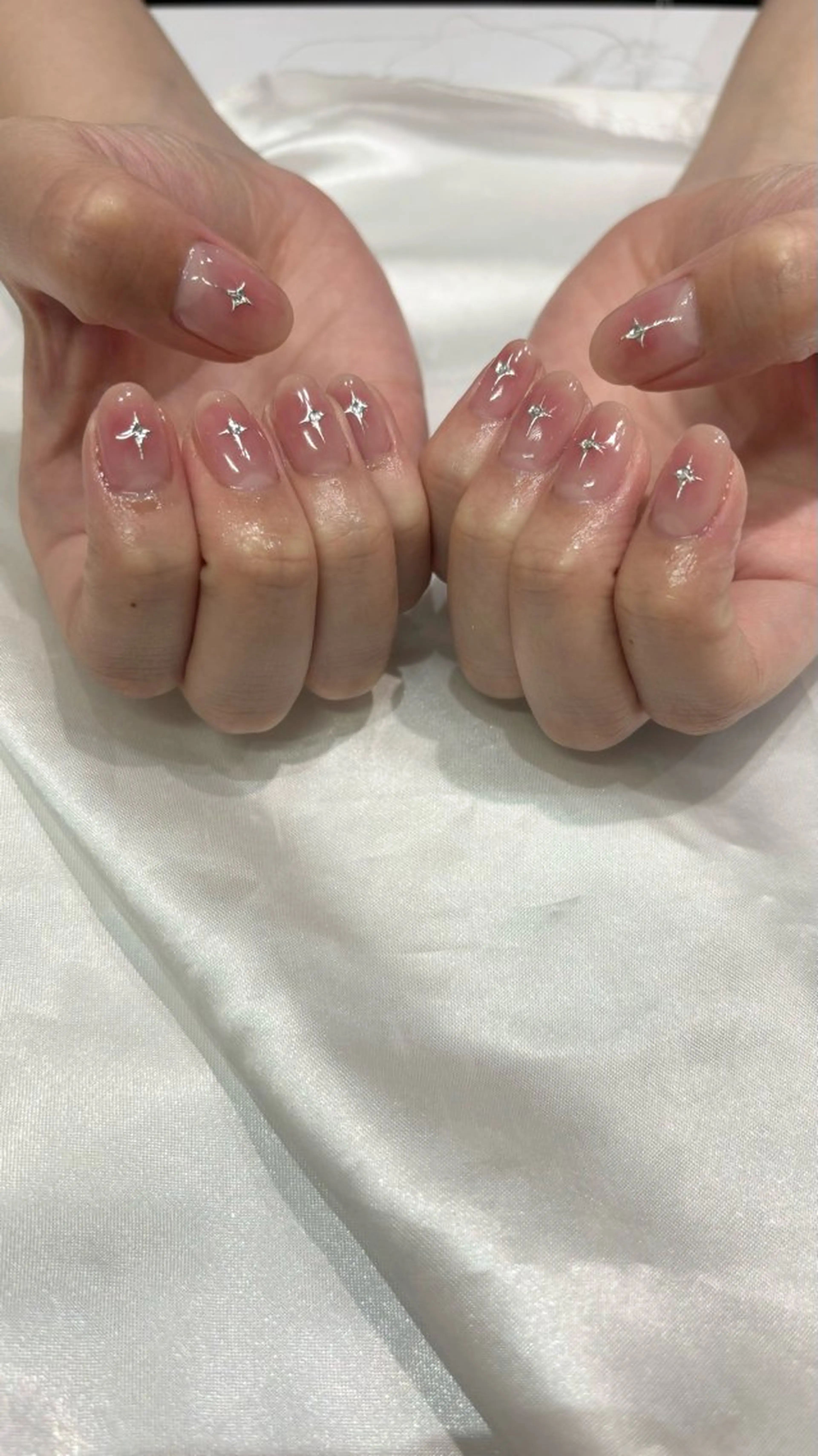 ネイル チークネイル GO TODAY SHAiRE SALON 表参道colore店所属・emmi nailのネイルデザイン