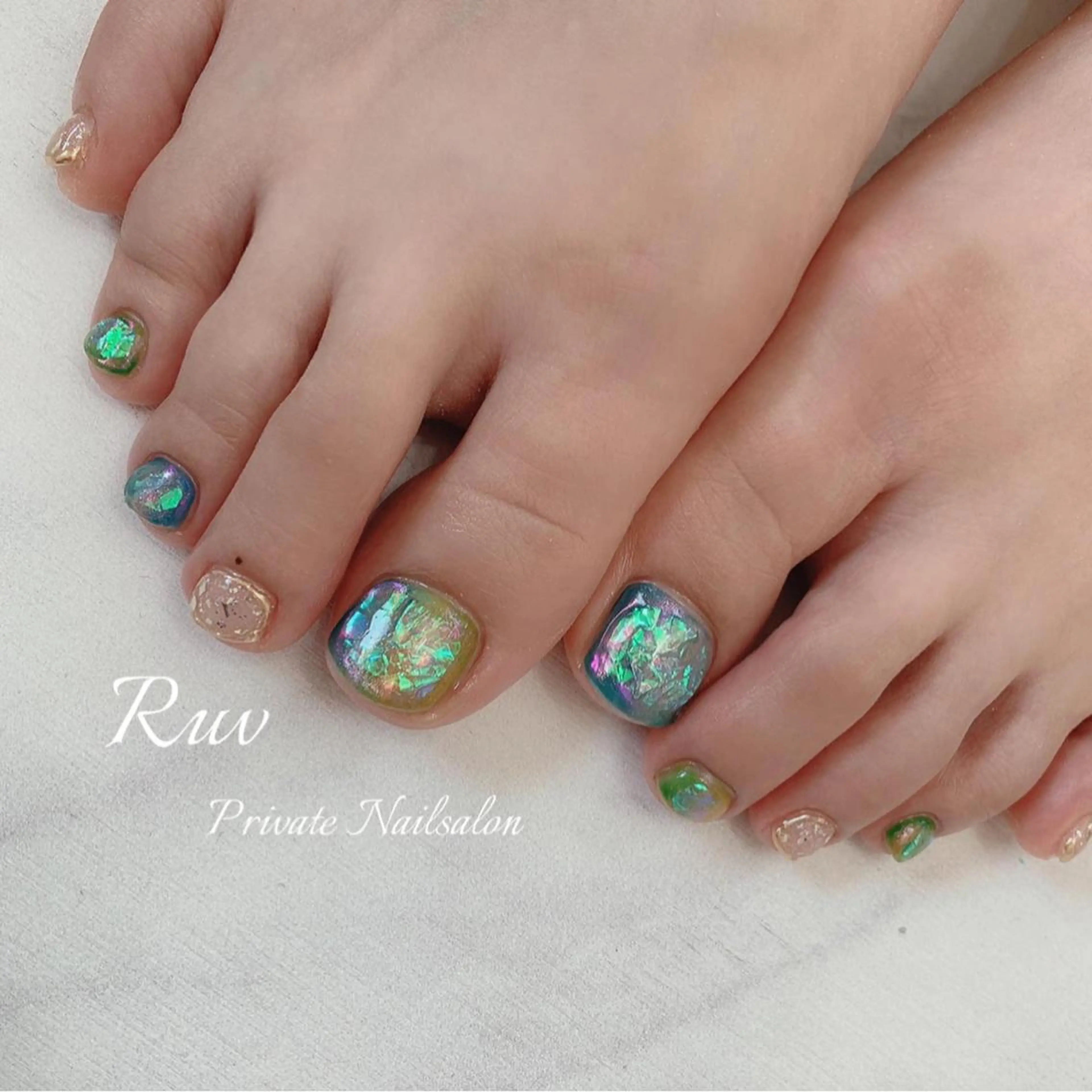 ネイル 氷ネイル・うるうるネイル フットネイル プライベート ネイルサロン　ルヴのネイルデザイン