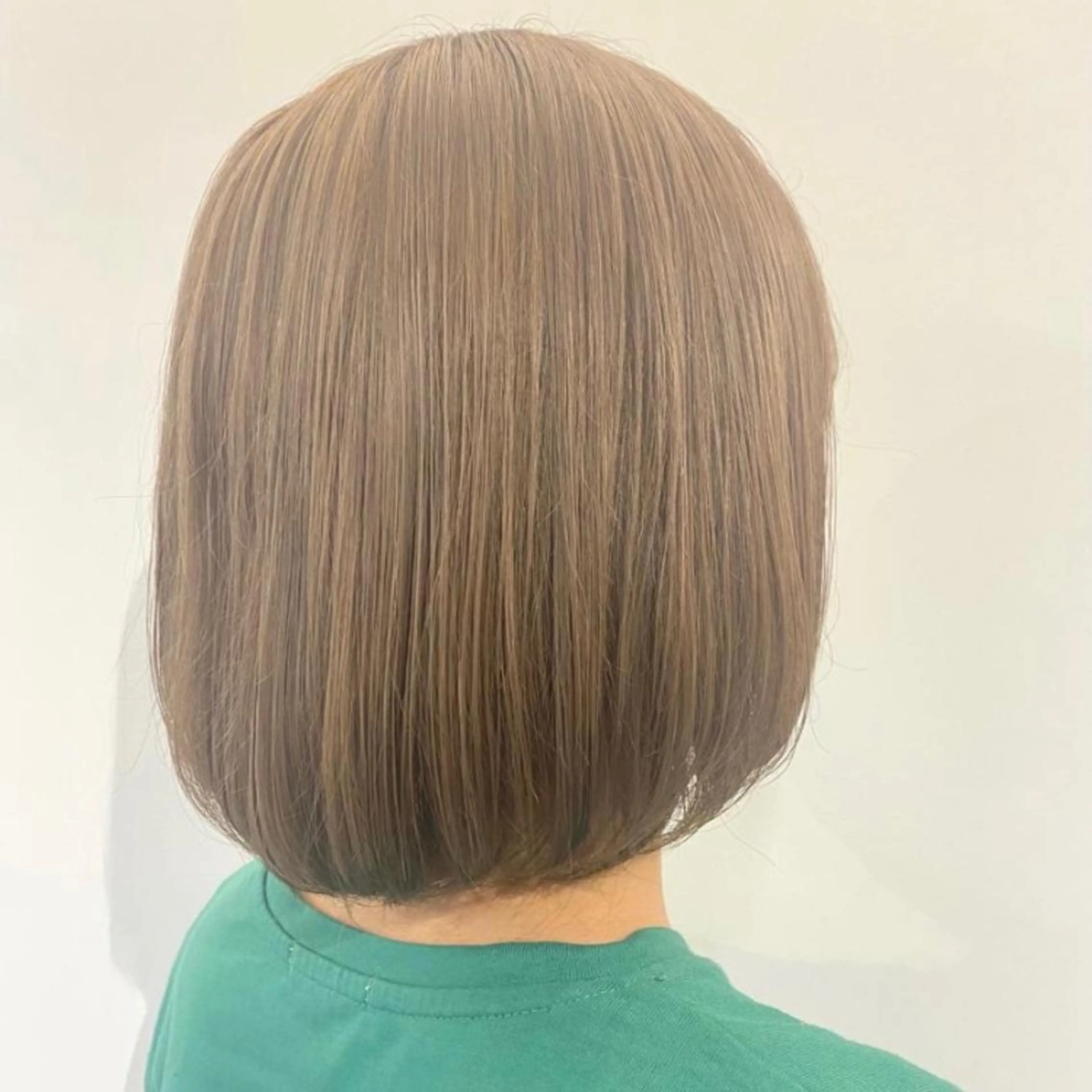 カラー ベージュカラー ブリーチ ミルクティーベージュ 🫧カラー＆エクステ 専門🤍松下🫧のヘアスタイル