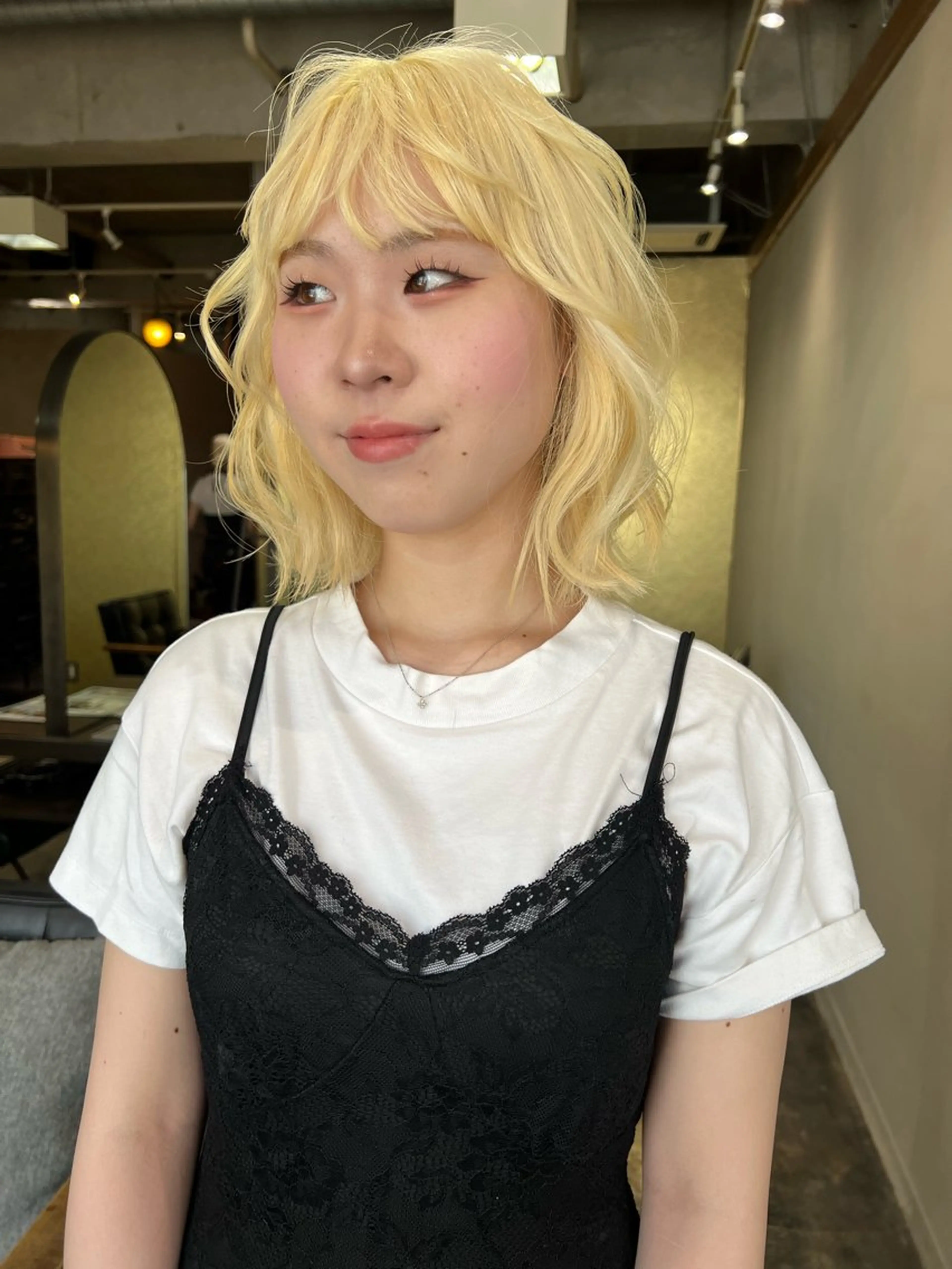 ショート カット ヘアカラー トリートメント ハイトーンカラー🍑 心斎橋のヘアスタイル