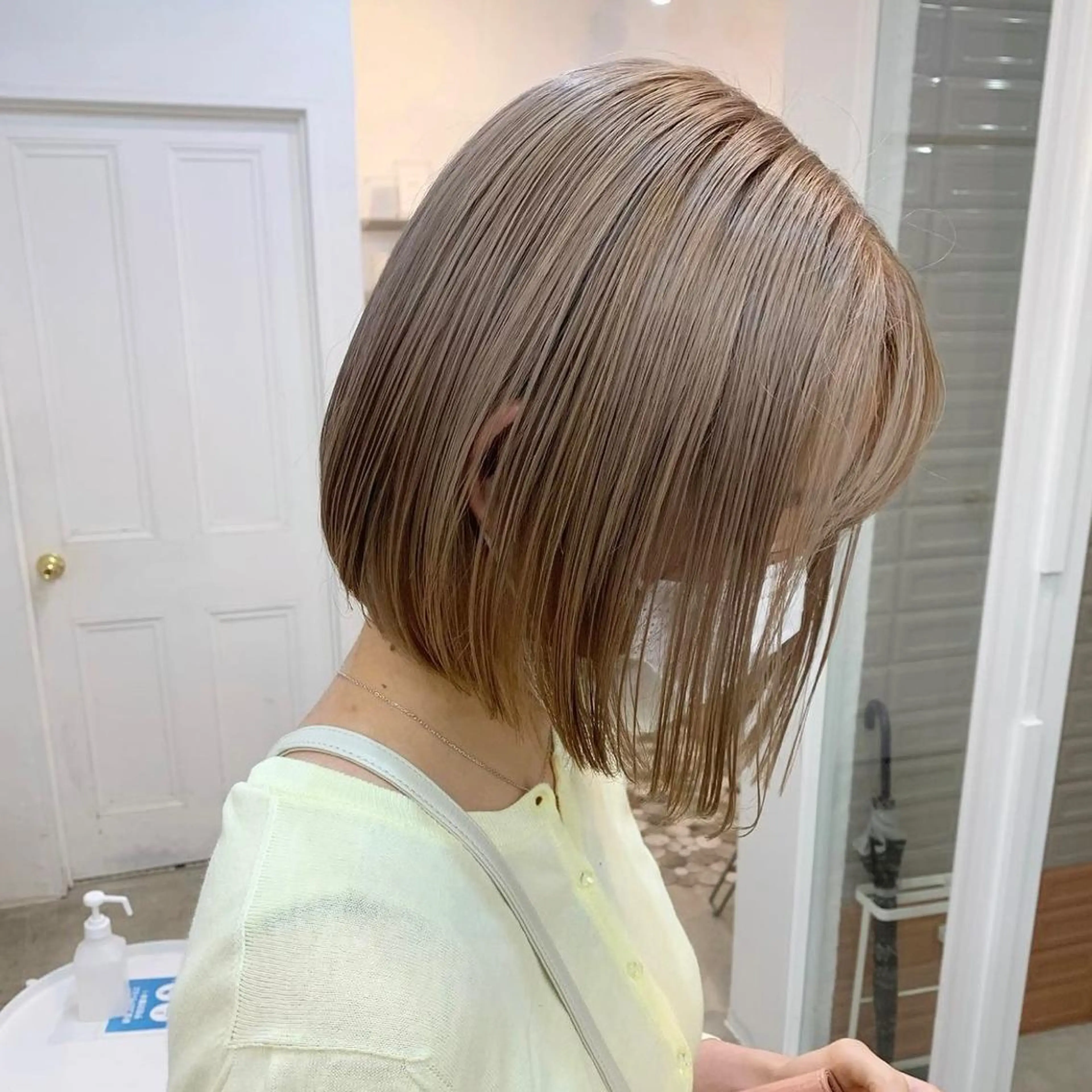 ミディアム カラー ベージュカラー ボブ ヘアカラー ブリーチカラーが人気 onnuのヘアスタイル