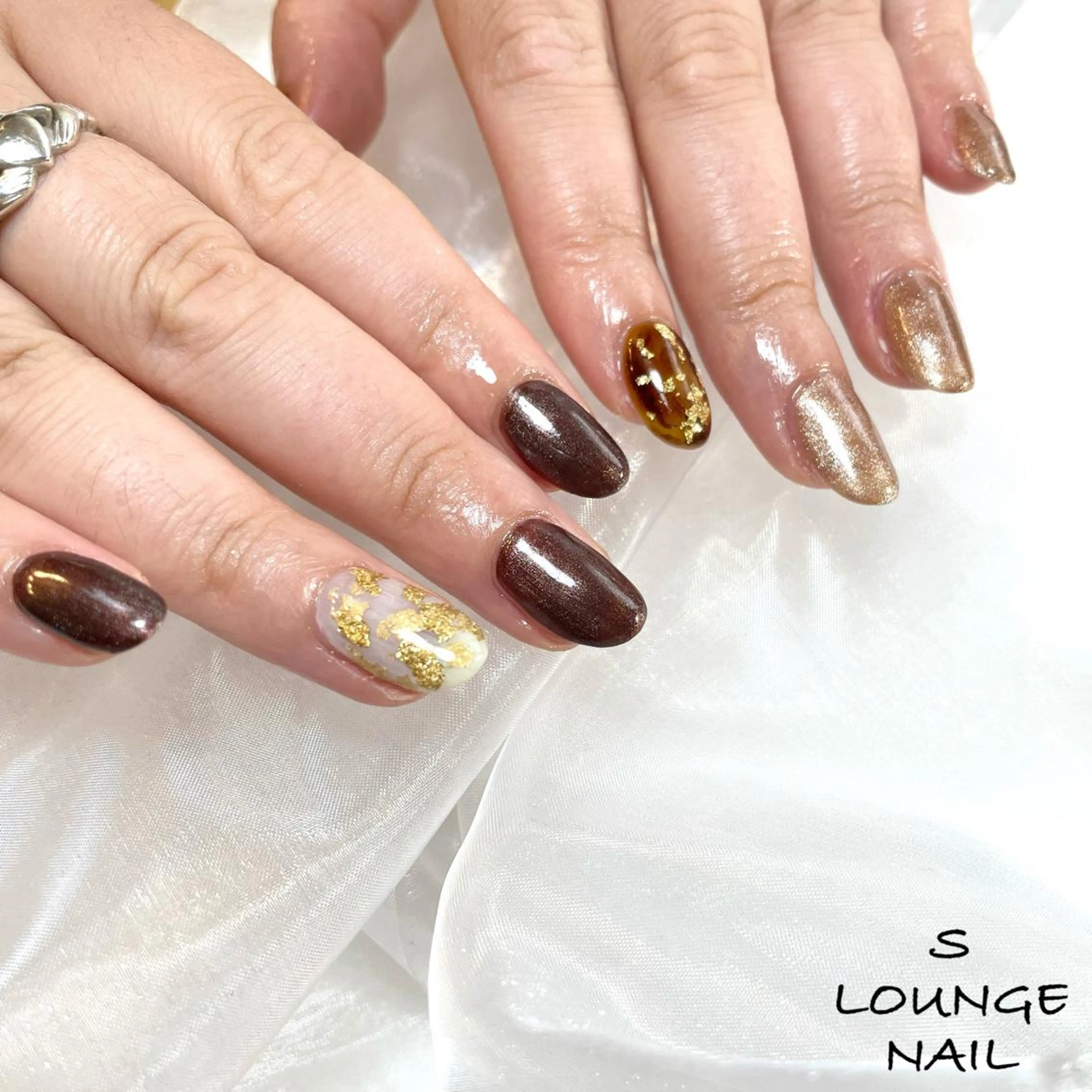 ネイル べっ甲ネイル ニュアンスネイル S LOUNGE NAIL所属・パーツたくさん🍓 SUMIのネイルデザイン