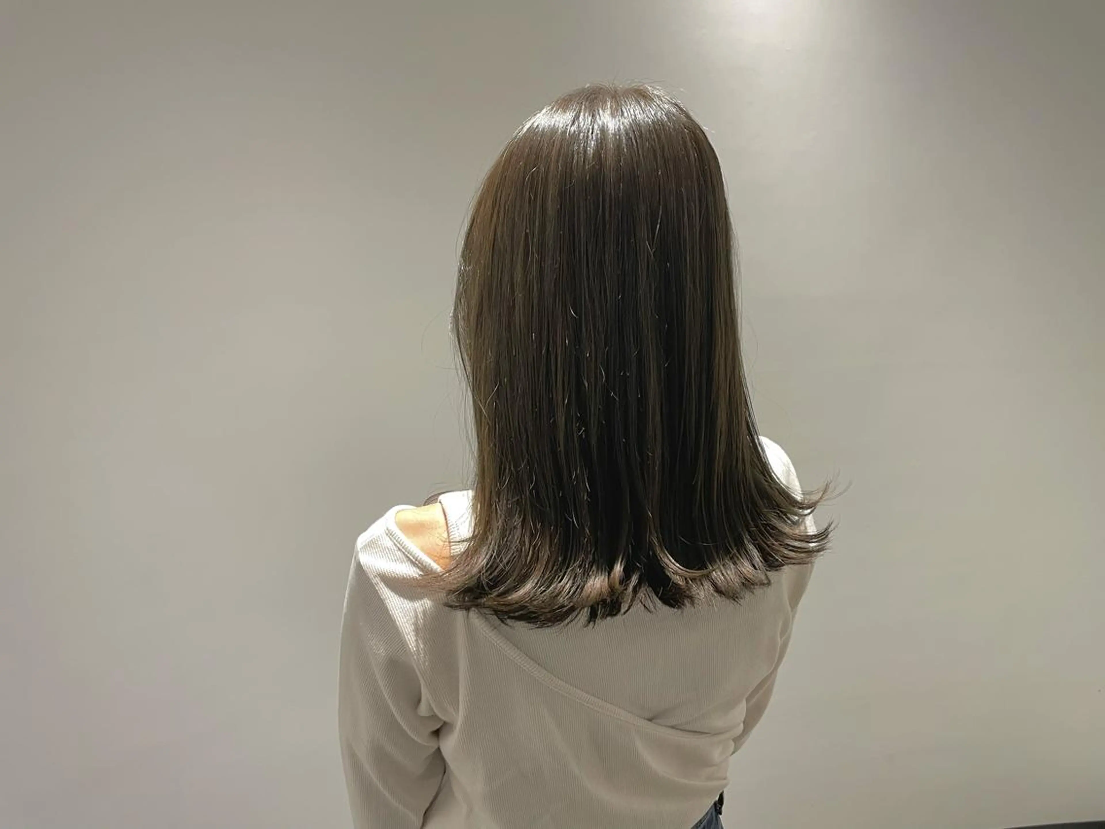 セミロング カラー enntaku 新宿所属・MASANA 🎱ディレクターのヘアスタイル