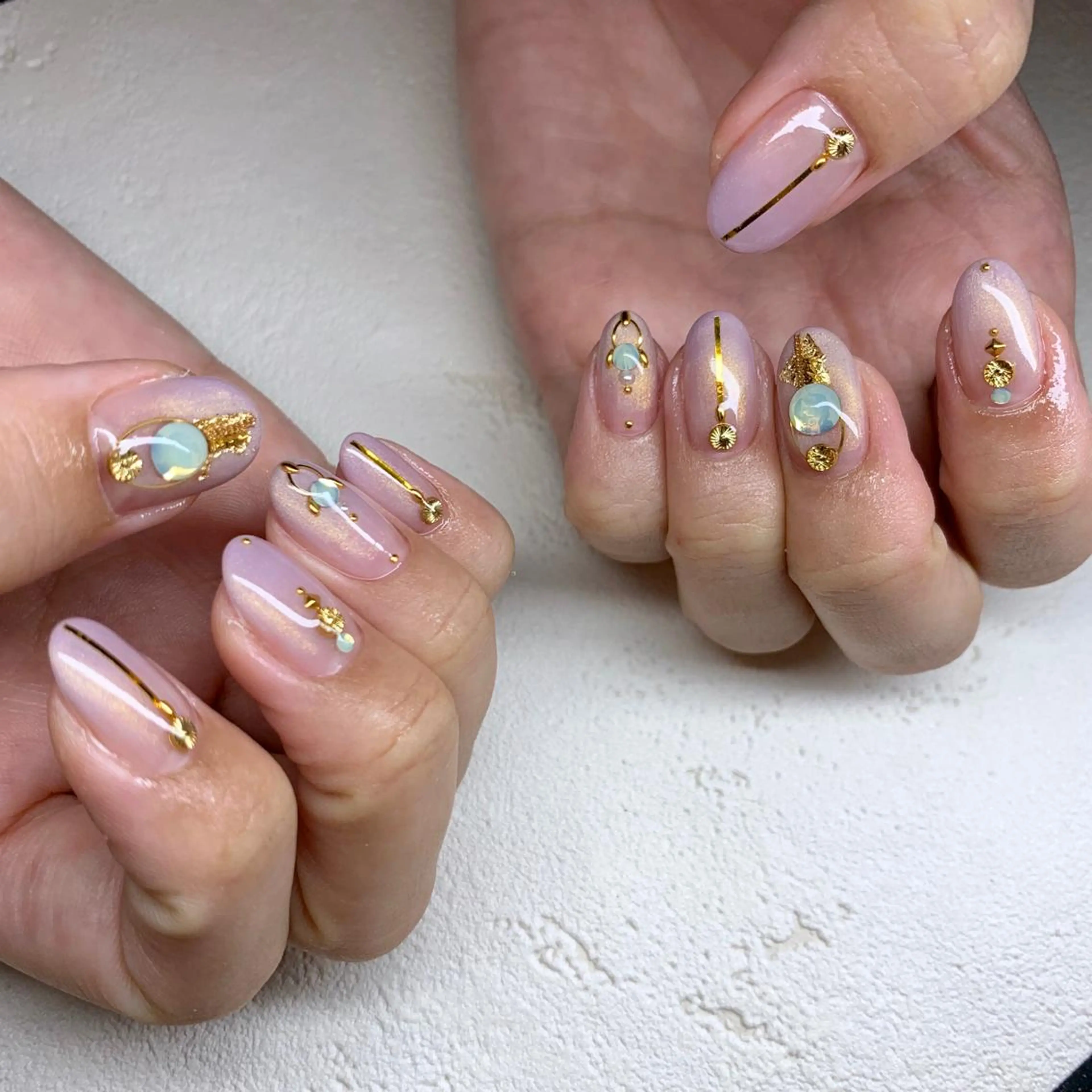 ネイル repos~ルポ~所属・里見 麗のネイルデザイン