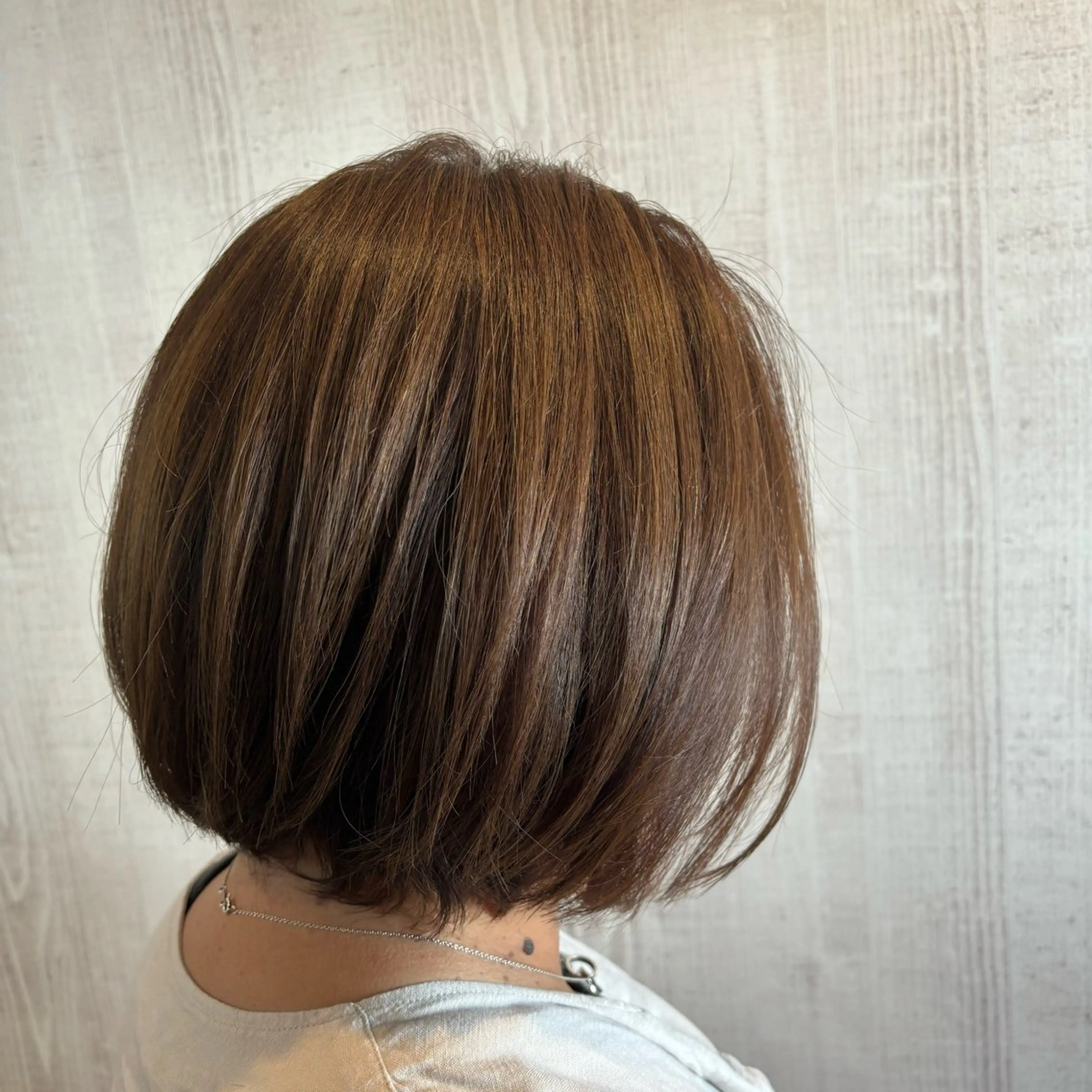 ショート カット ヘアカラー トリートメント 猪股 華乃のヘアスタイル